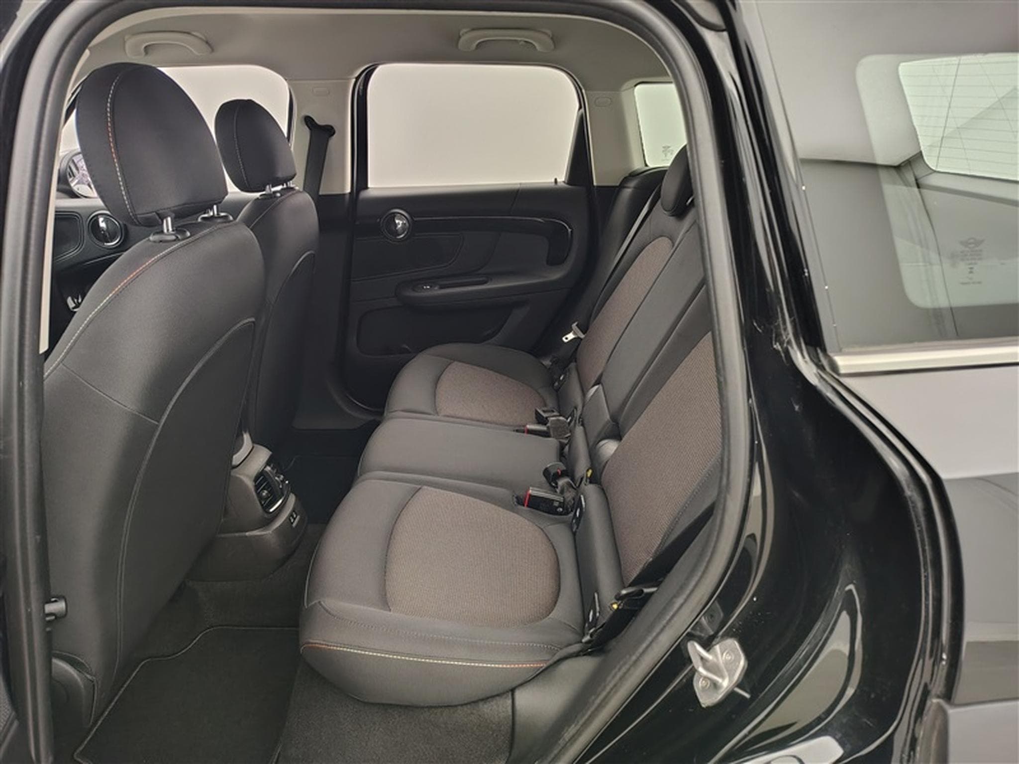 MINI Countryman 1.5A PHEV Cooper SE ALL4/NAVI/FULL LED/JA17/PDC (2023) - Photo 13