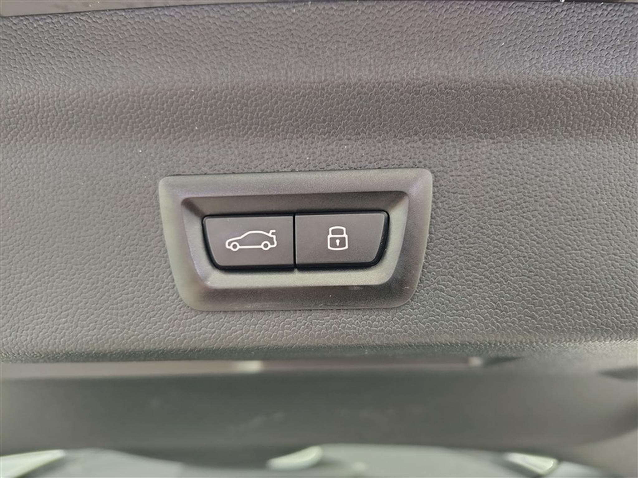 MINI Countryman 1.5A PHEV Cooper SE ALL4/NAVI/FULL LED/JA17/PDC (2023) - Photo 19