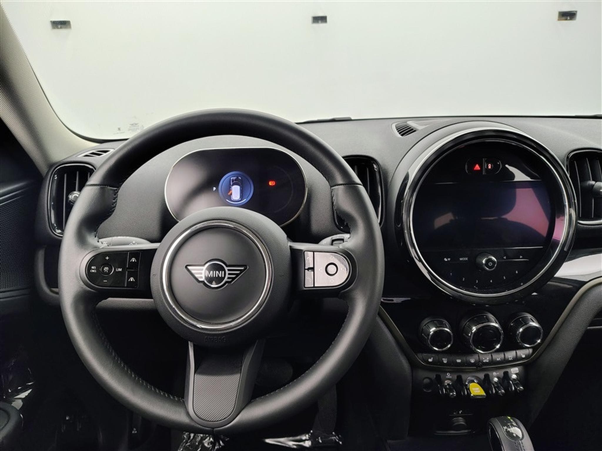 MINI Countryman 1.5A PHEV Cooper SE ALL4/NAVI/FULL LED/JA17/PDC (2023) - Photo 9