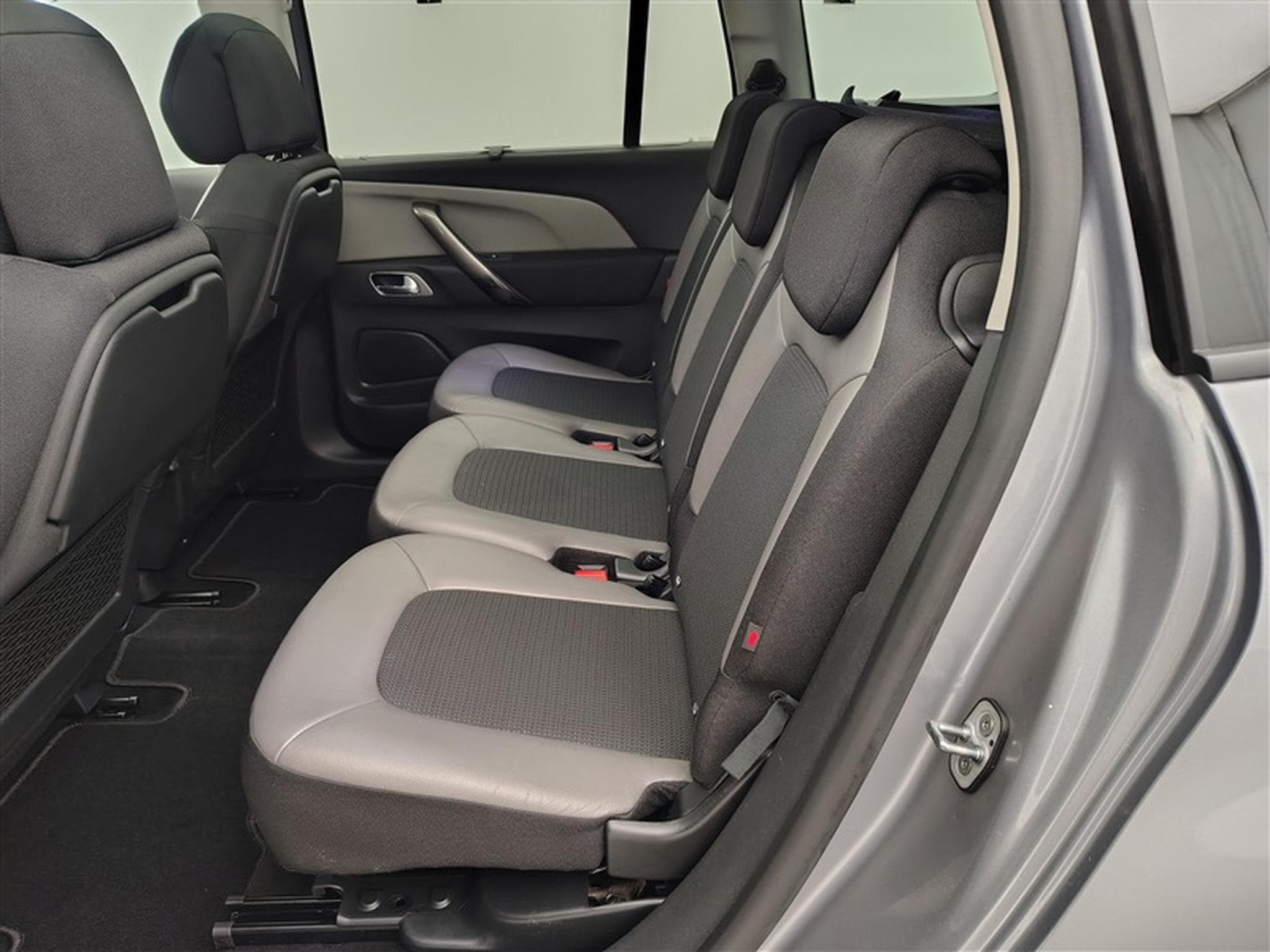 Citroen Grand C4 SpaceTourer 1.2 PureTech 130cv EAT8 Shine 7pl. NAVI / TOIT PANO / CAMERA (2020) - Photo 13