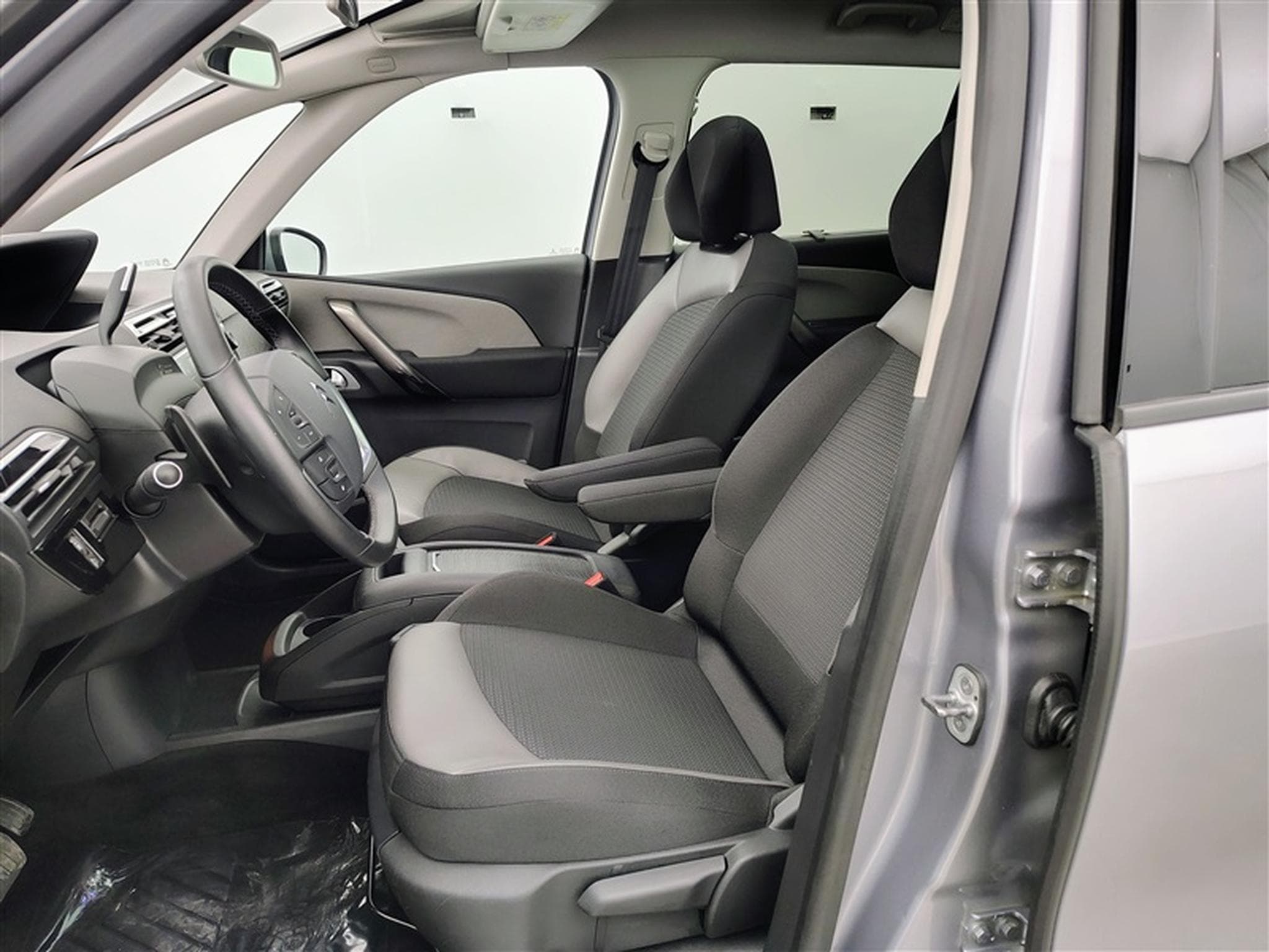 Citroen Grand C4 SpaceTourer 1.2 PureTech 130cv EAT8 Shine 7pl. NAVI / TOIT PANO / CAMERA (2020) - Photo 7