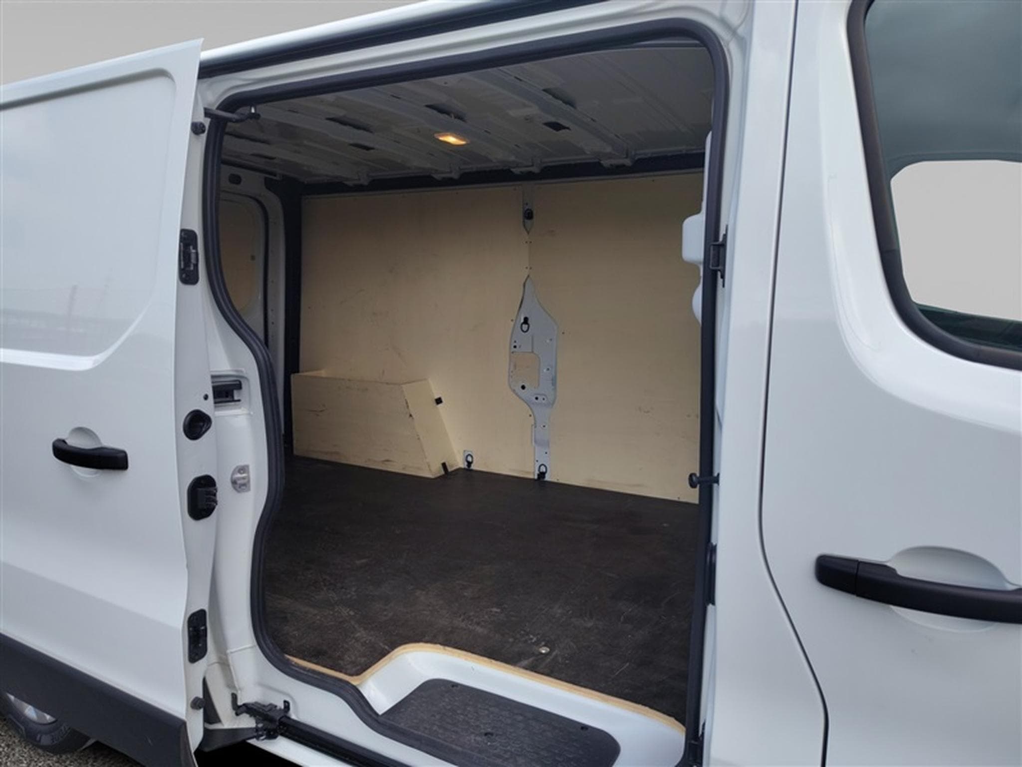 Nissan Primastar 2.0 dCi 30 L2H1 FULL LED / CLIM (2024) - Photo 13