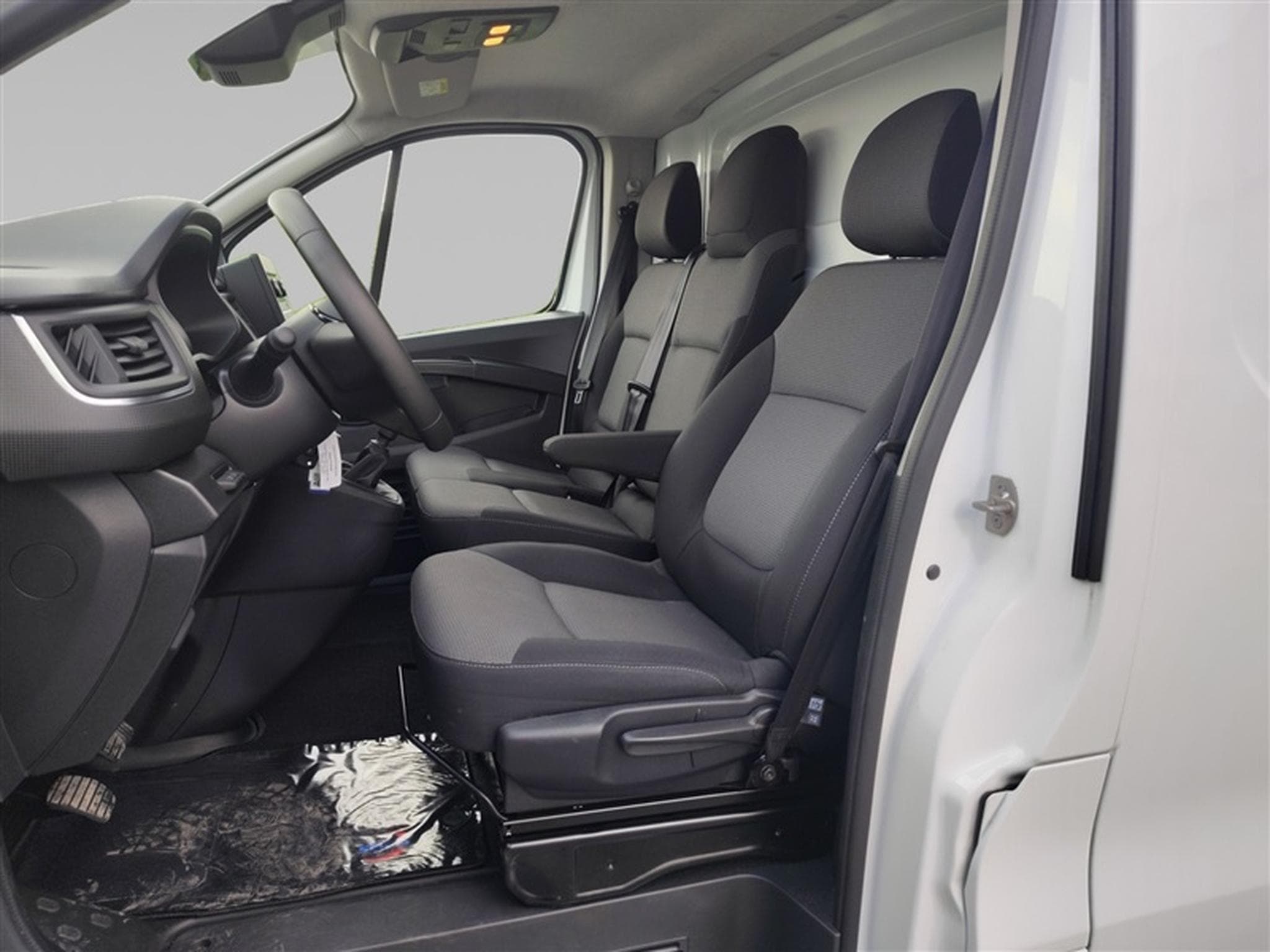 Nissan Primastar 2.0 dCi 30 L2H1 FULL LED / CLIM (2024) - Photo 7