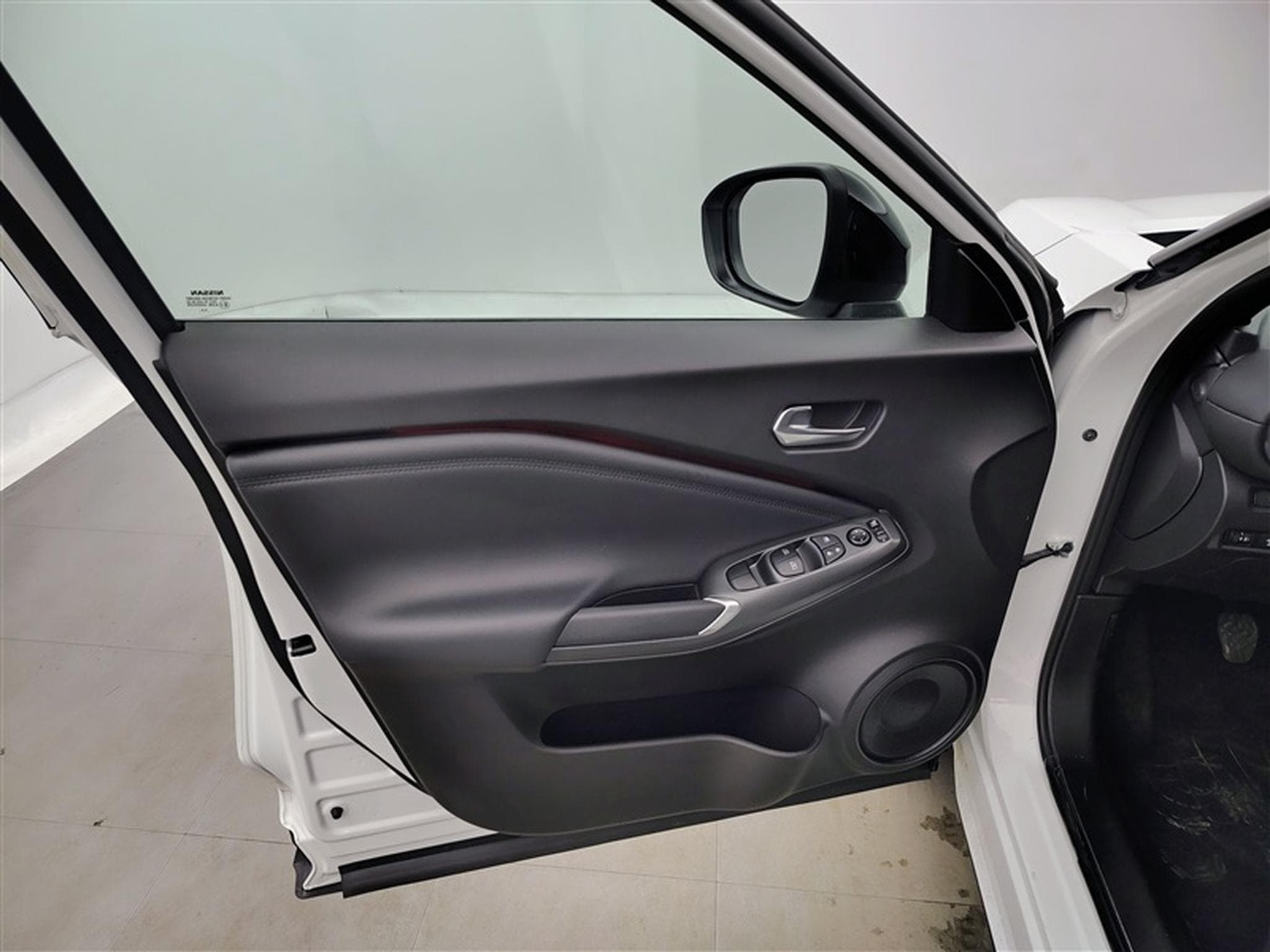 Nissan Juke 1.0 DIG-T 114cv N-Connecta NAVI / FULL LED / CUIR PARTIEL (2025) - Photo 17