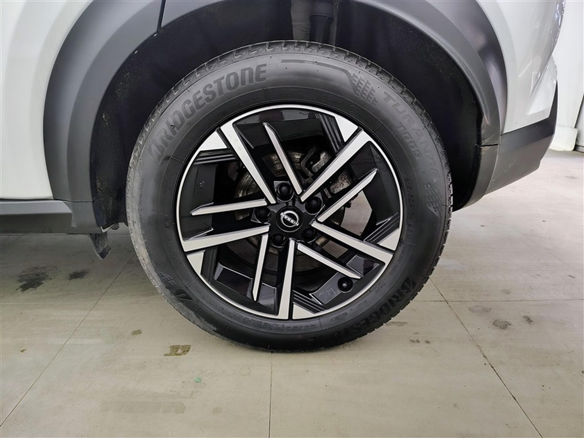 Nissan Juke 1.0 DIG-T 114cv N-Connecta NAVI / FULL LED / CUIR PARTIEL (2025) - Photo 6