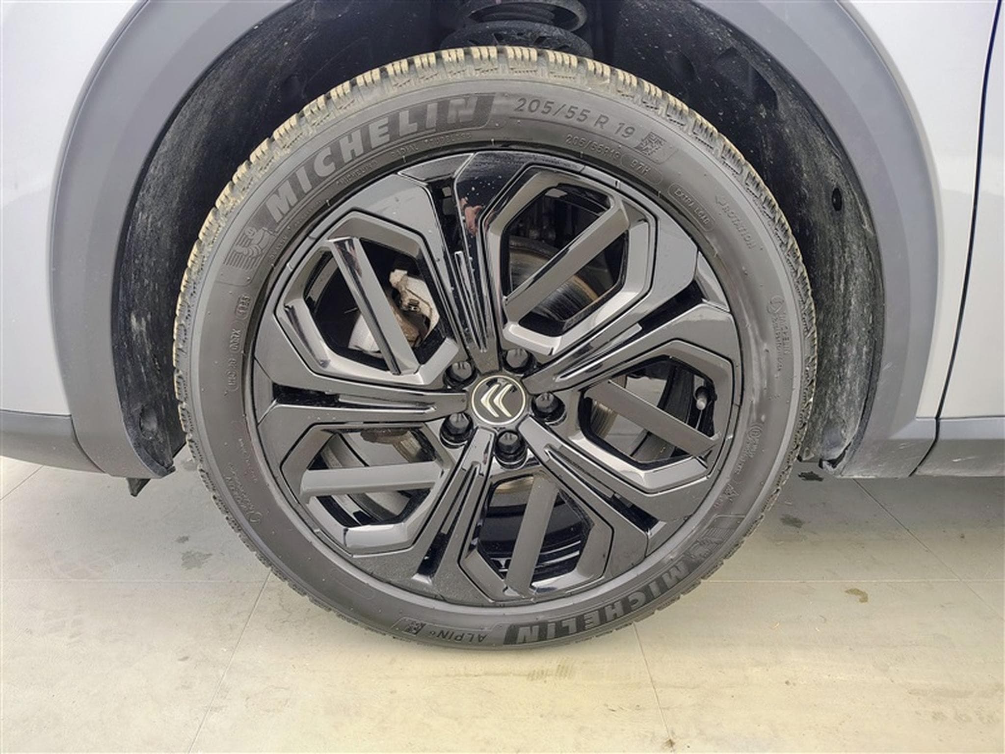 Citroen C5 X 1.2 PureTech 130cv EAT8 Plus NAVI / FULL LED / CUIR / JA 19" (2024) - Photo 6
