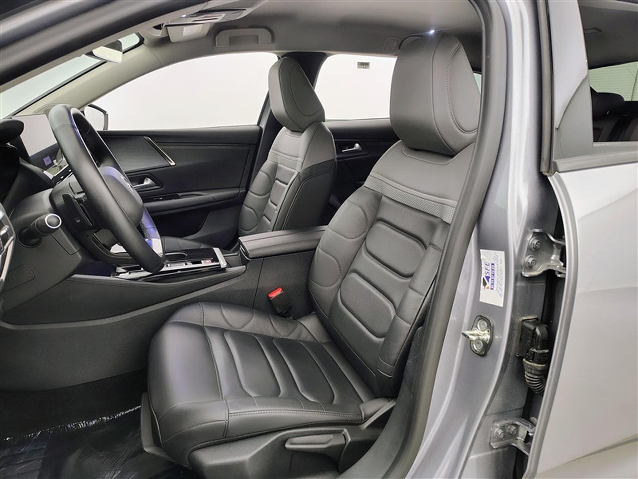 Citroen C5 X 1.2 PureTech 130cv EAT8 Plus NAVI / FULL LED / CUIR / JA 19" (2024) - Photo 7