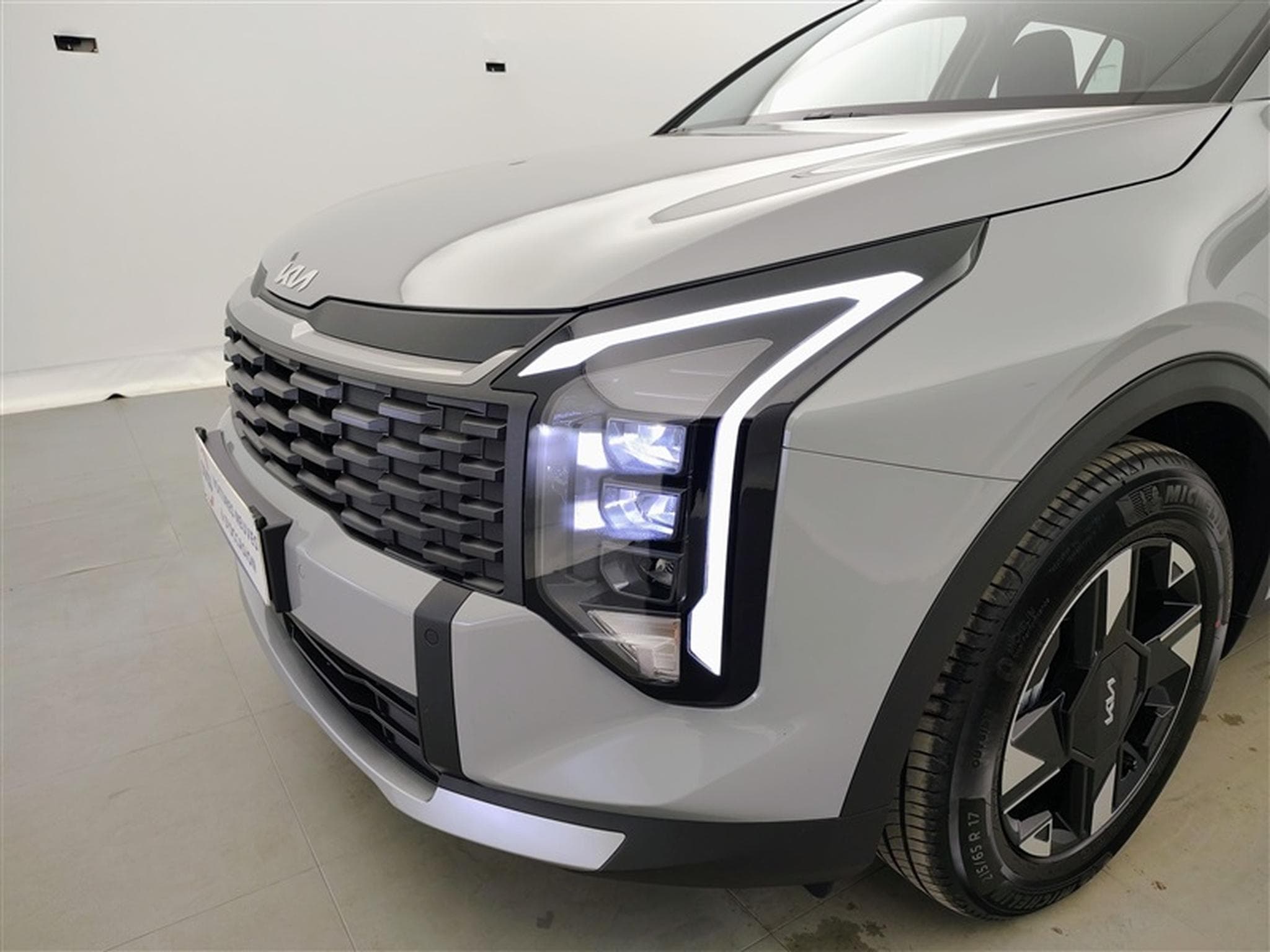 Kia Sportage 1.6 T-GDi 150Cv LX NAVI / CARPLAY / CAMERA / FULL LED (2026) - Photo 15