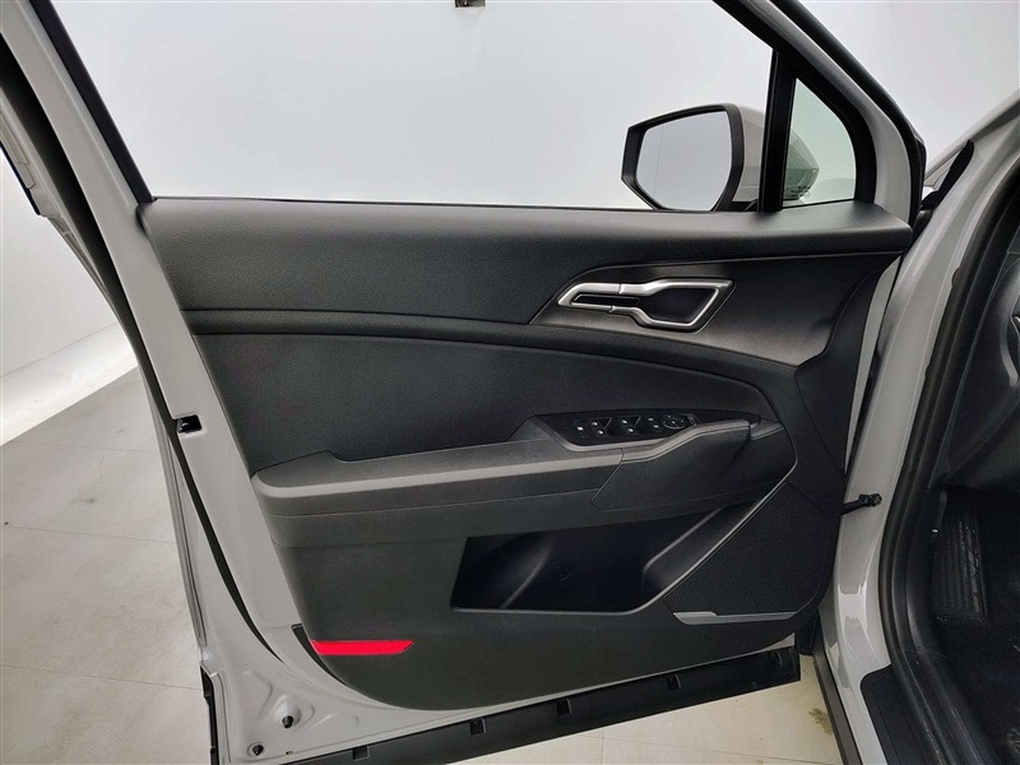 Kia Sportage 1.6 T-GDi 150Cv LX NAVI / CARPLAY / CAMERA / FULL LED (2026) - Photo 17