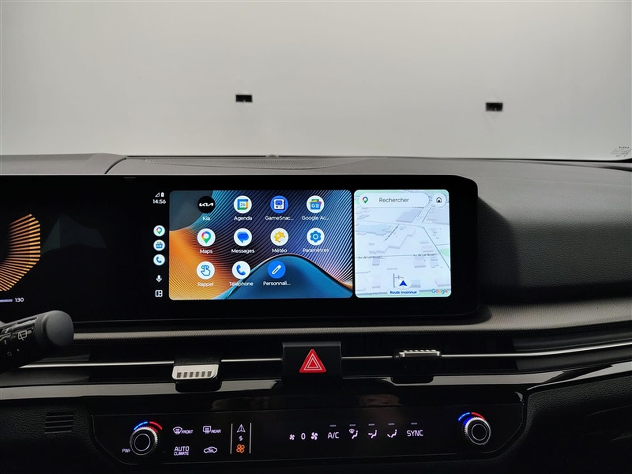 Kia Sportage 1.6 T-GDi 150Cv LX NAVI / CARPLAY / CAMERA / FULL LED (2026) - Photo 20