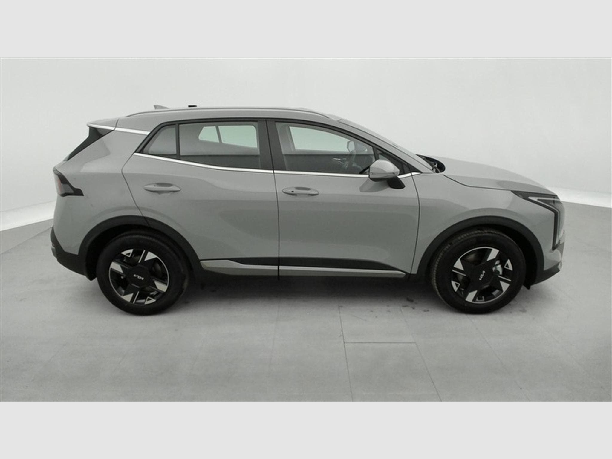 Kia Sportage 1.6 T-GDi 150Cv LX NAVI / CARPLAY / CAMERA / FULL LED (2026) - Photo 24