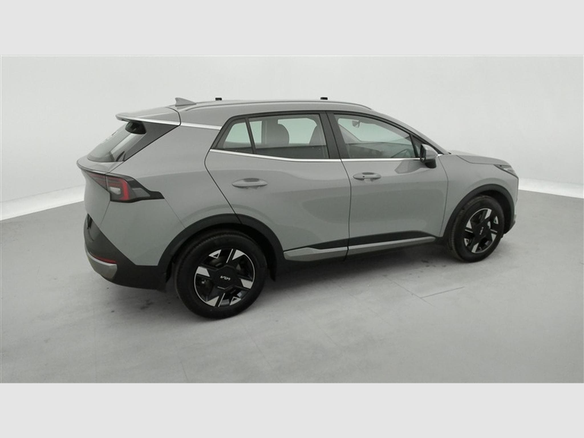 Kia Sportage 1.6 T-GDi 150Cv LX NAVI / CARPLAY / CAMERA / FULL LED (2026) - Photo 25