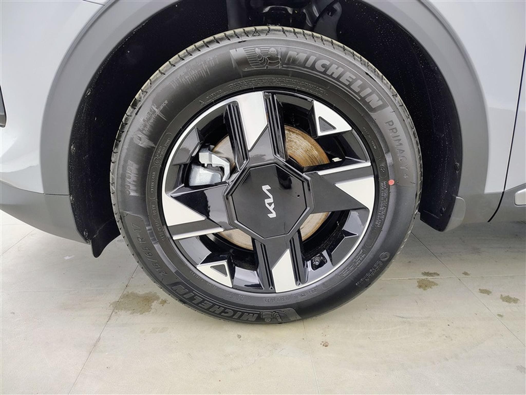 Kia Sportage 1.6 T-GDi 150Cv LX NAVI / CARPLAY / CAMERA / FULL LED (2026) - Photo 6