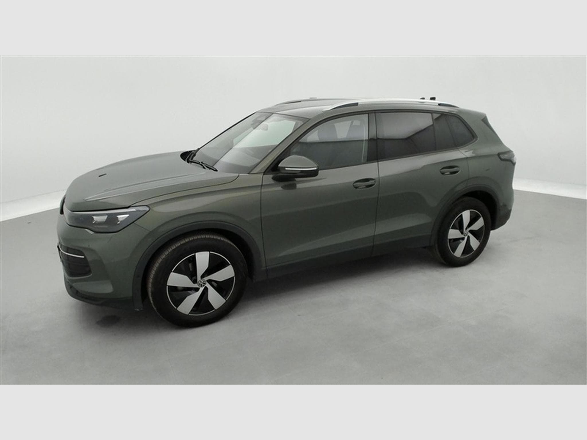 VW Tiguan 1.5 eTSI mHEV Life DSG  Navi / Led / PDC av+ar (2024) - Photo 22