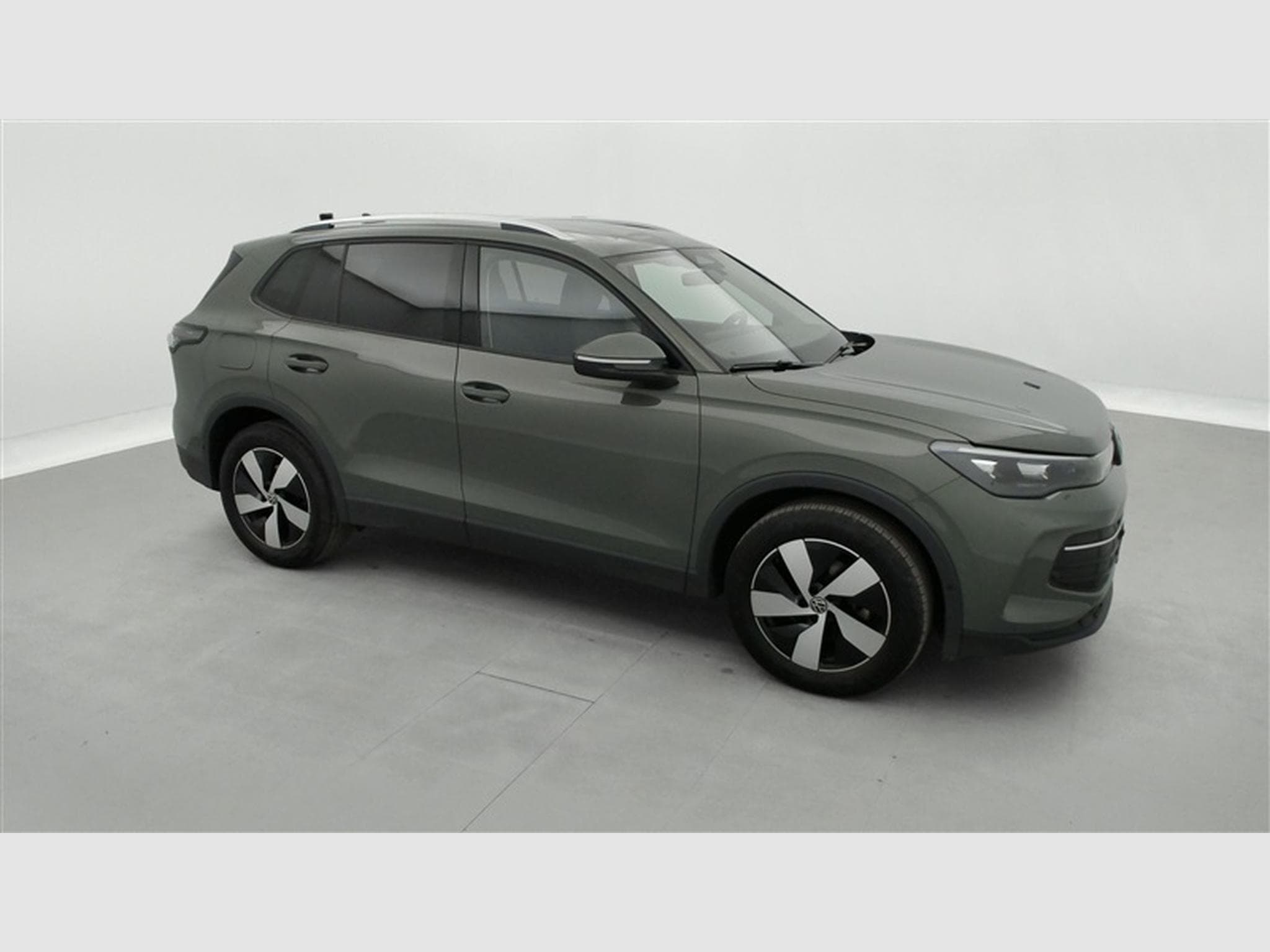VW Tiguan 1.5 eTSI mHEV Life DSG  Navi / Led / PDC av+ar (2024) - Photo 24