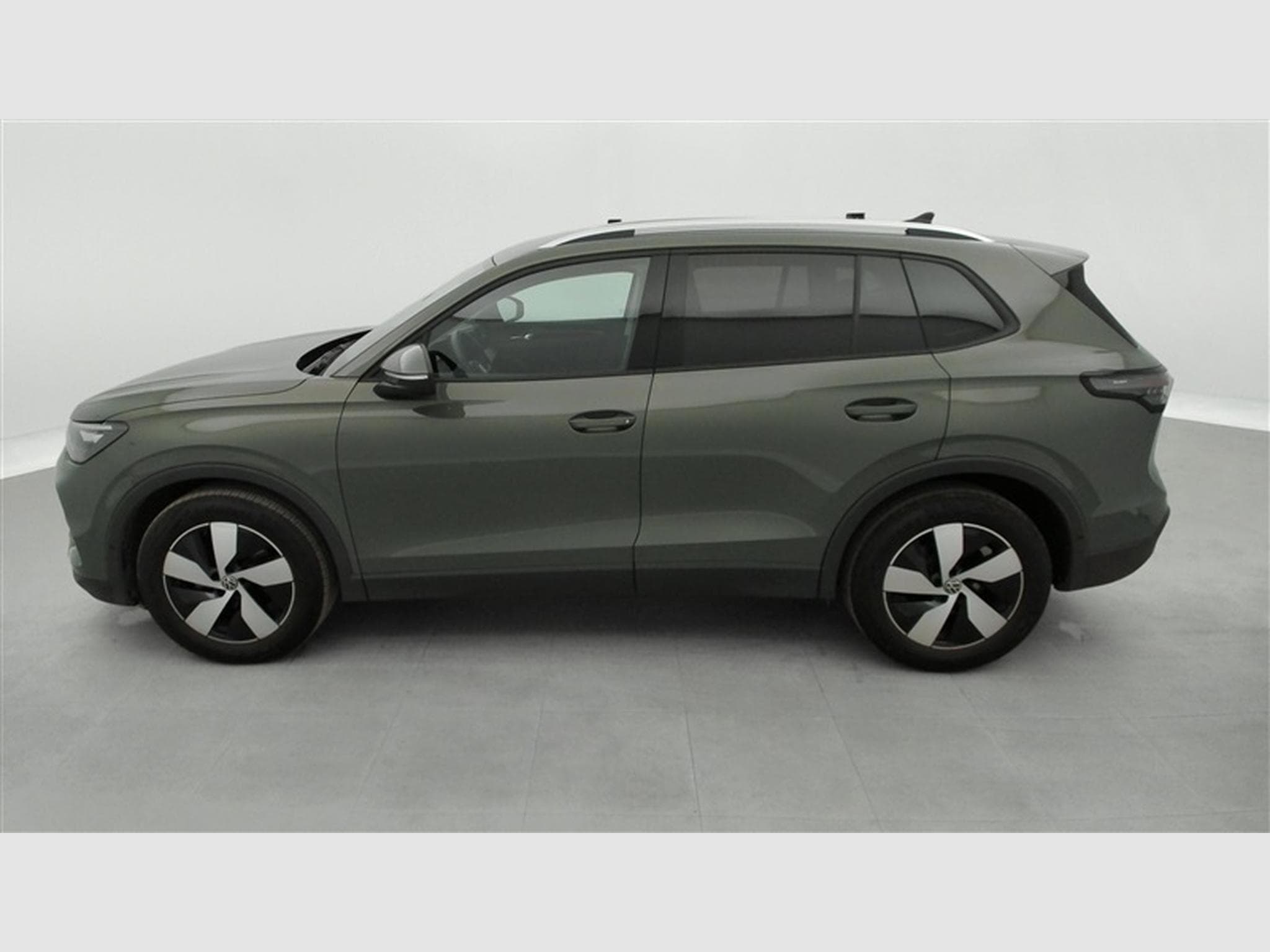 VW Tiguan 1.5 eTSI mHEV Life DSG  Navi / Led / PDC av+ar (2024) - Photo 3