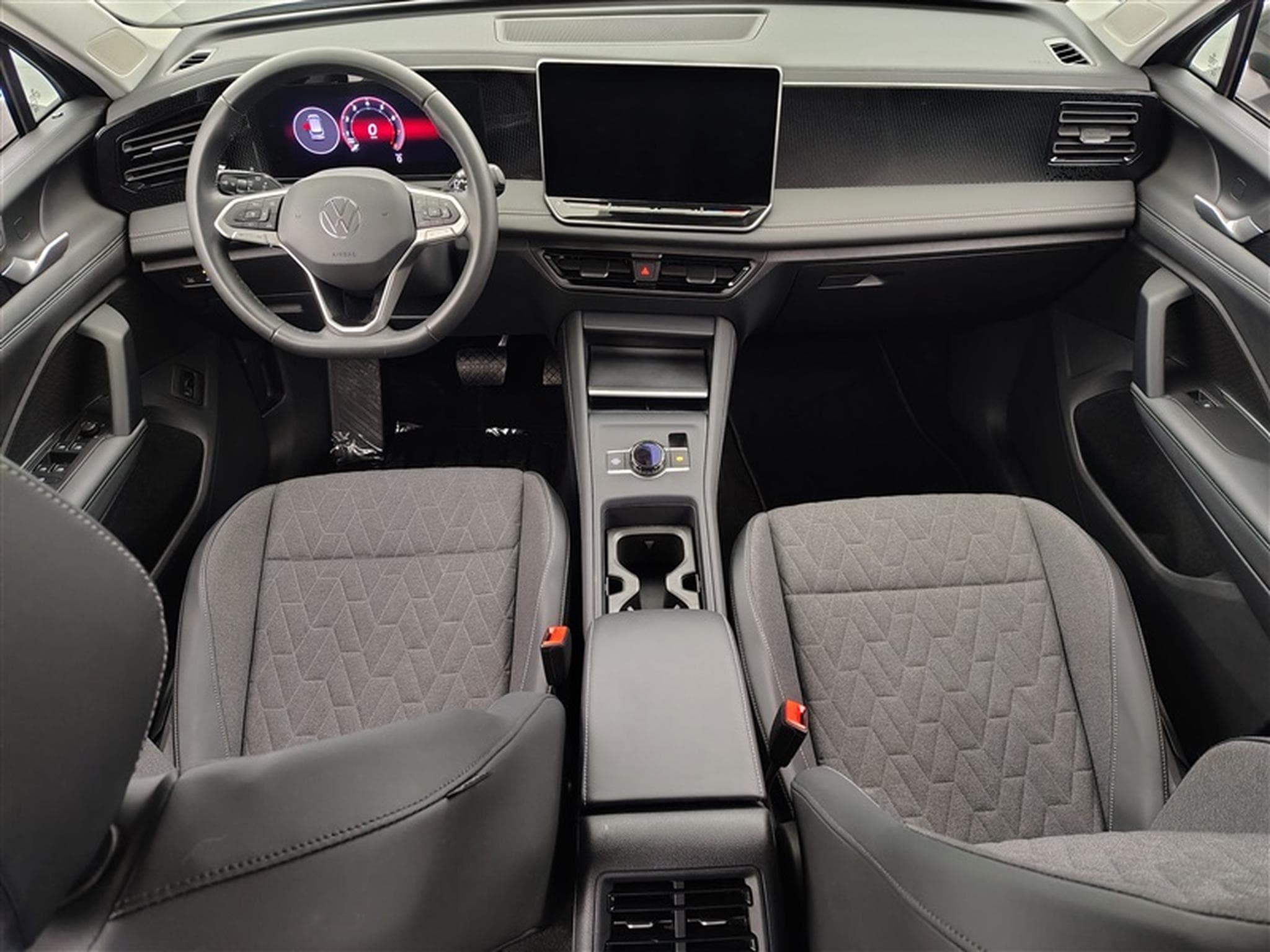 VW Tiguan 1.5 eTSI mHEV Life DSG  Navi / Led / PDC av+ar (2024) - Photo 8