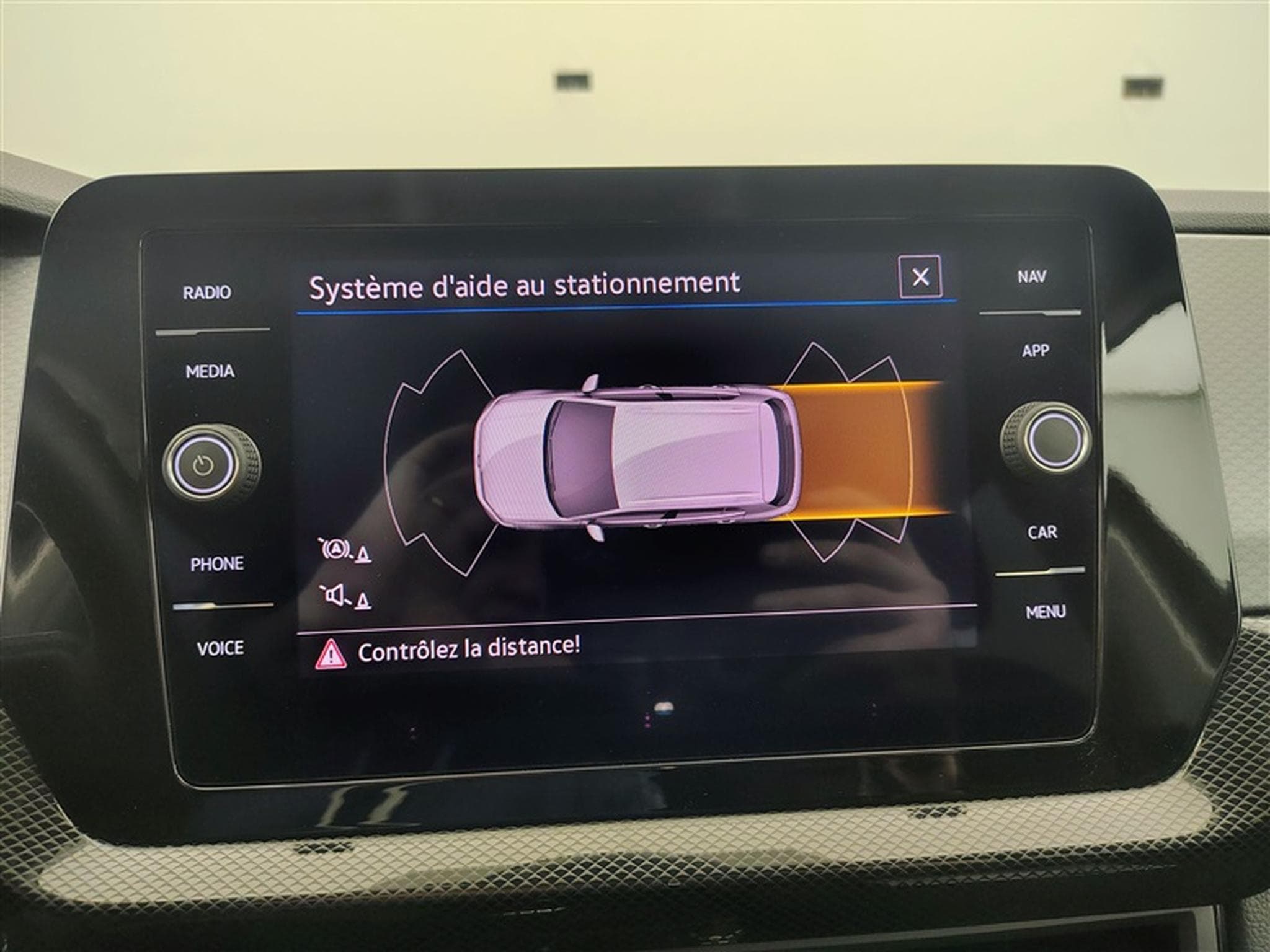 VW T-Cross 1.0 TSI Active NAVI / FULL LED / PDC AV+AR / JA 16" (2024) - Photo 18