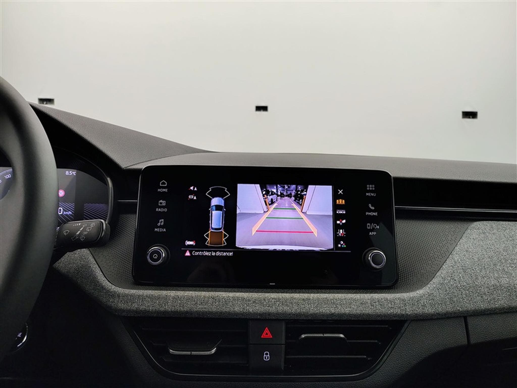 Skoda Kamiq 1.0 TSI 115cv DSG Clever CARPLAY / FULL LED / KEYLESS / CAM (2025) - Photo 17