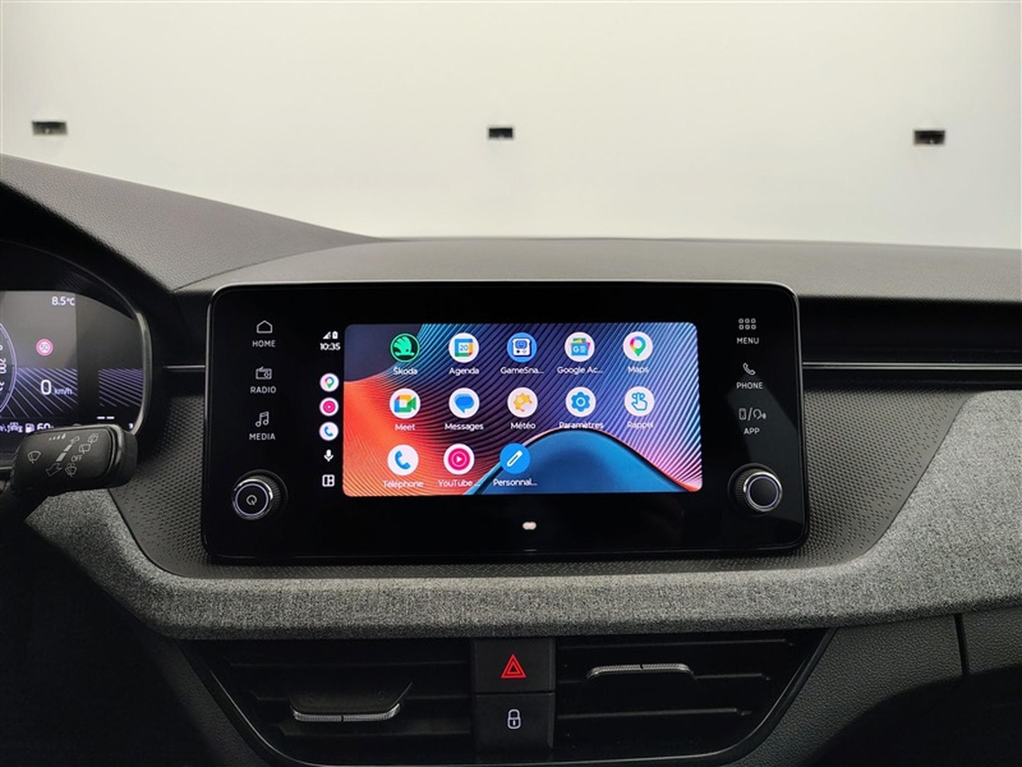 Skoda Kamiq 1.0 TSI 115cv DSG Clever CARPLAY / FULL LED / KEYLESS / CAM (2025) - Photo 19
