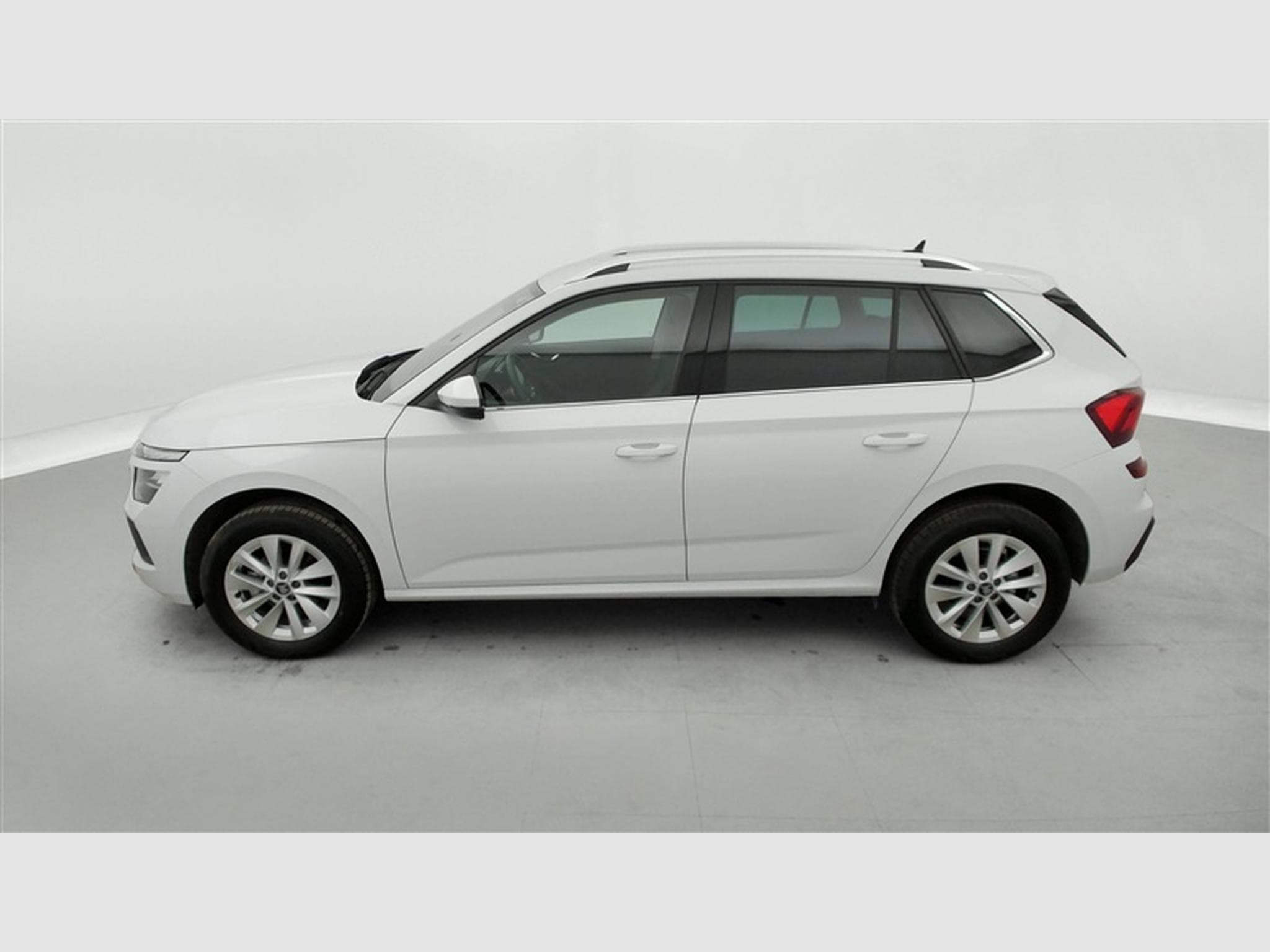 Skoda Kamiq 1.0 TSI 115cv DSG Clever CARPLAY / FULL LED / KEYLESS / CAM (2025) - Photo 3