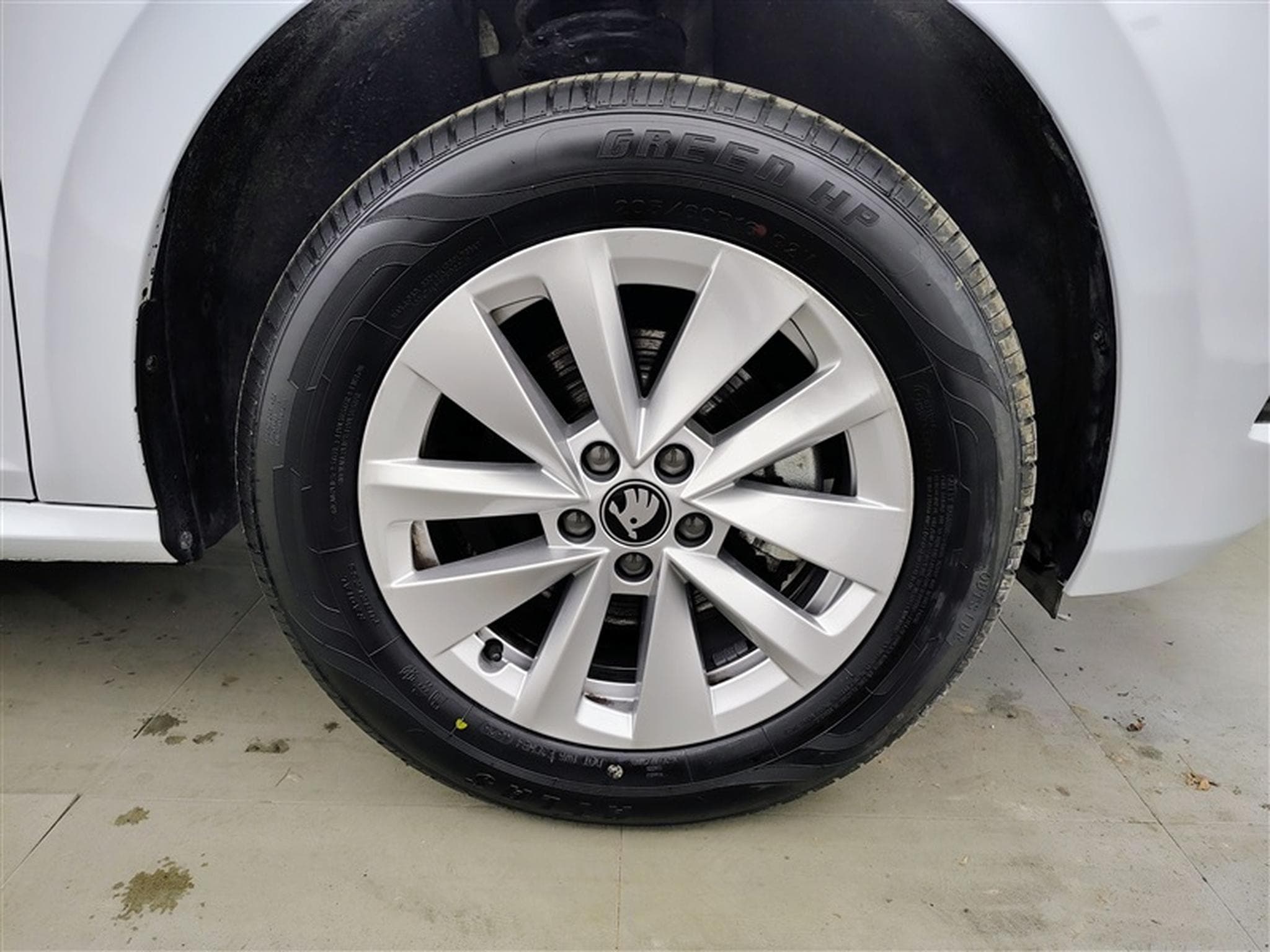 Skoda Kamiq 1.0 TSI 115cv DSG Clever CARPLAY / FULL LED / KEYLESS / CAM (2025) - Photo 6