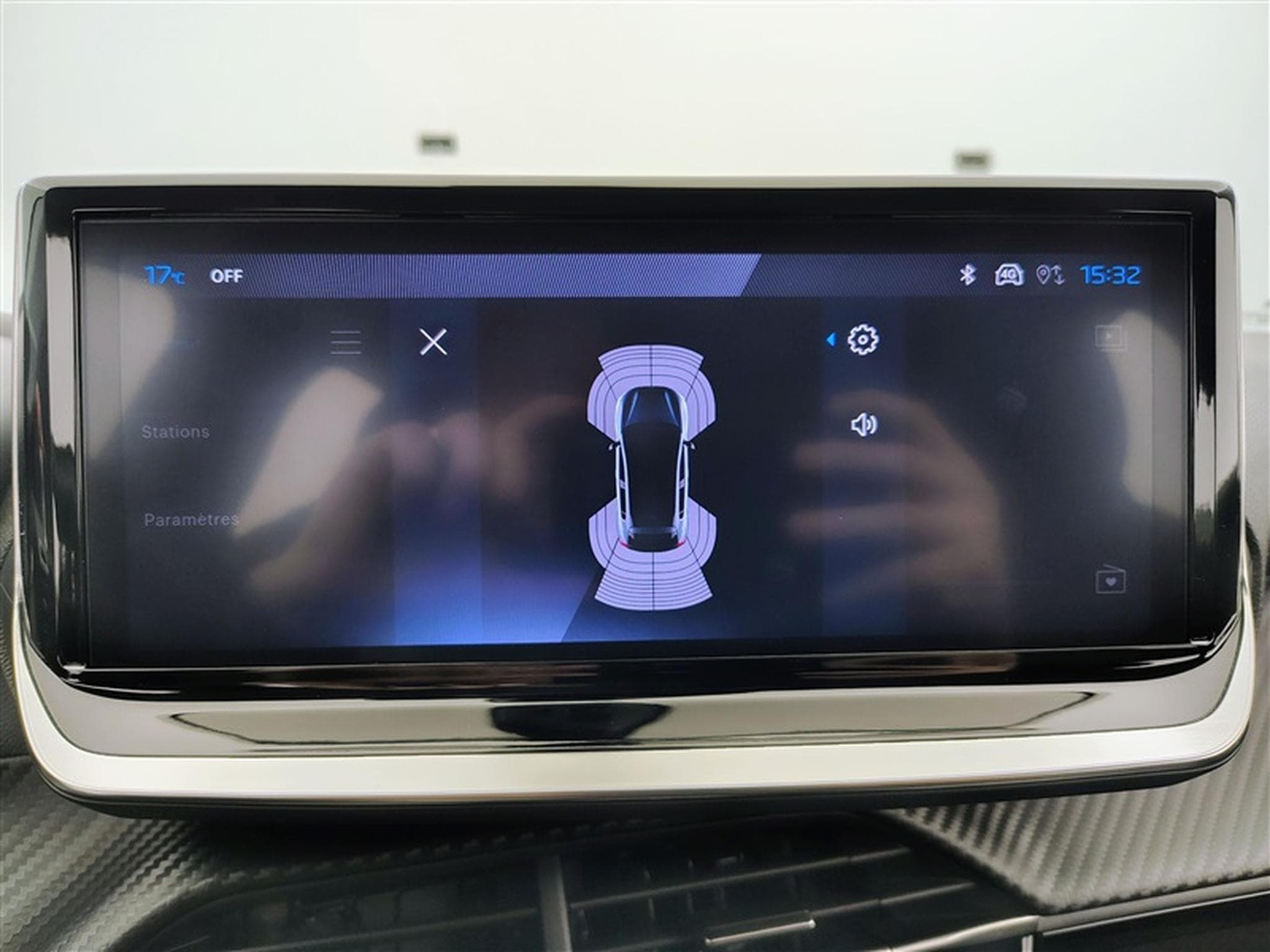 Peugeot 208 1.2 Hybrid 100cv e-DSC6 Allure CARPLAY / FULL LED / S-CUIR (2025) - Photo 18