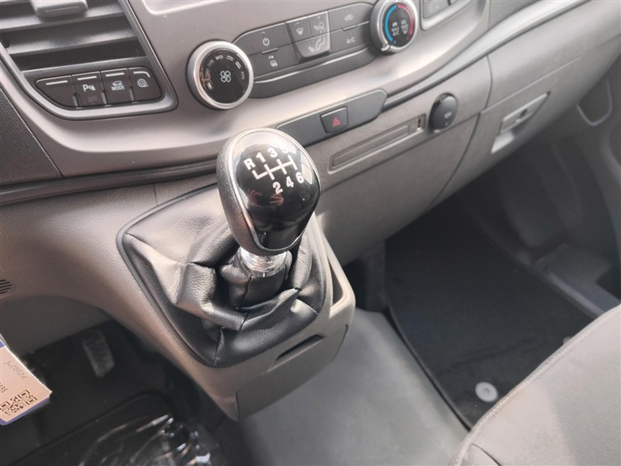 Ford Transit 2.0 TDCi 340 SWB + AMENAG INTERIEUR (2023) - Photo 12