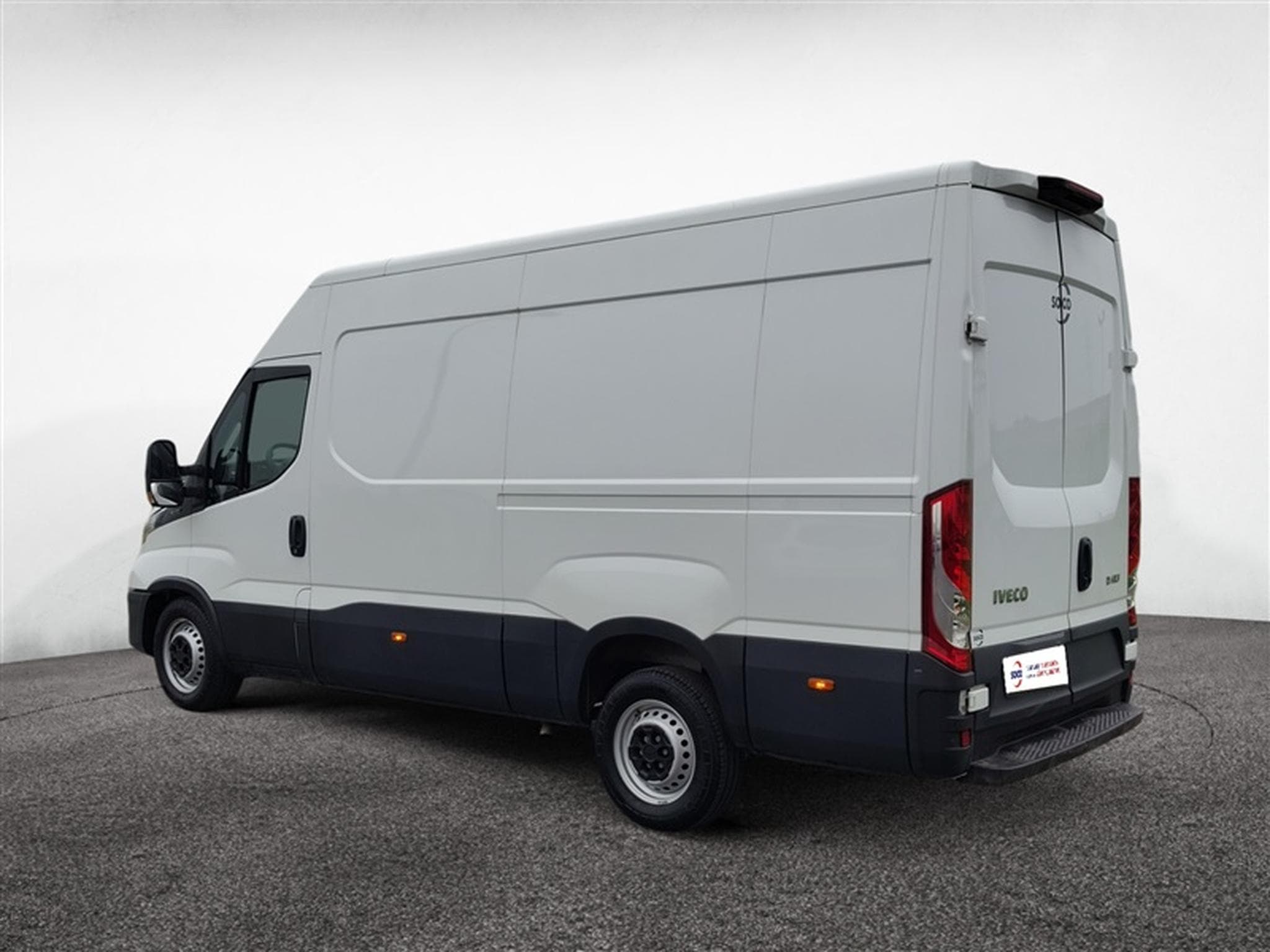 Iveco Daily 35S14V 2.3 Turbo 12M3 (2023) - Photo 3