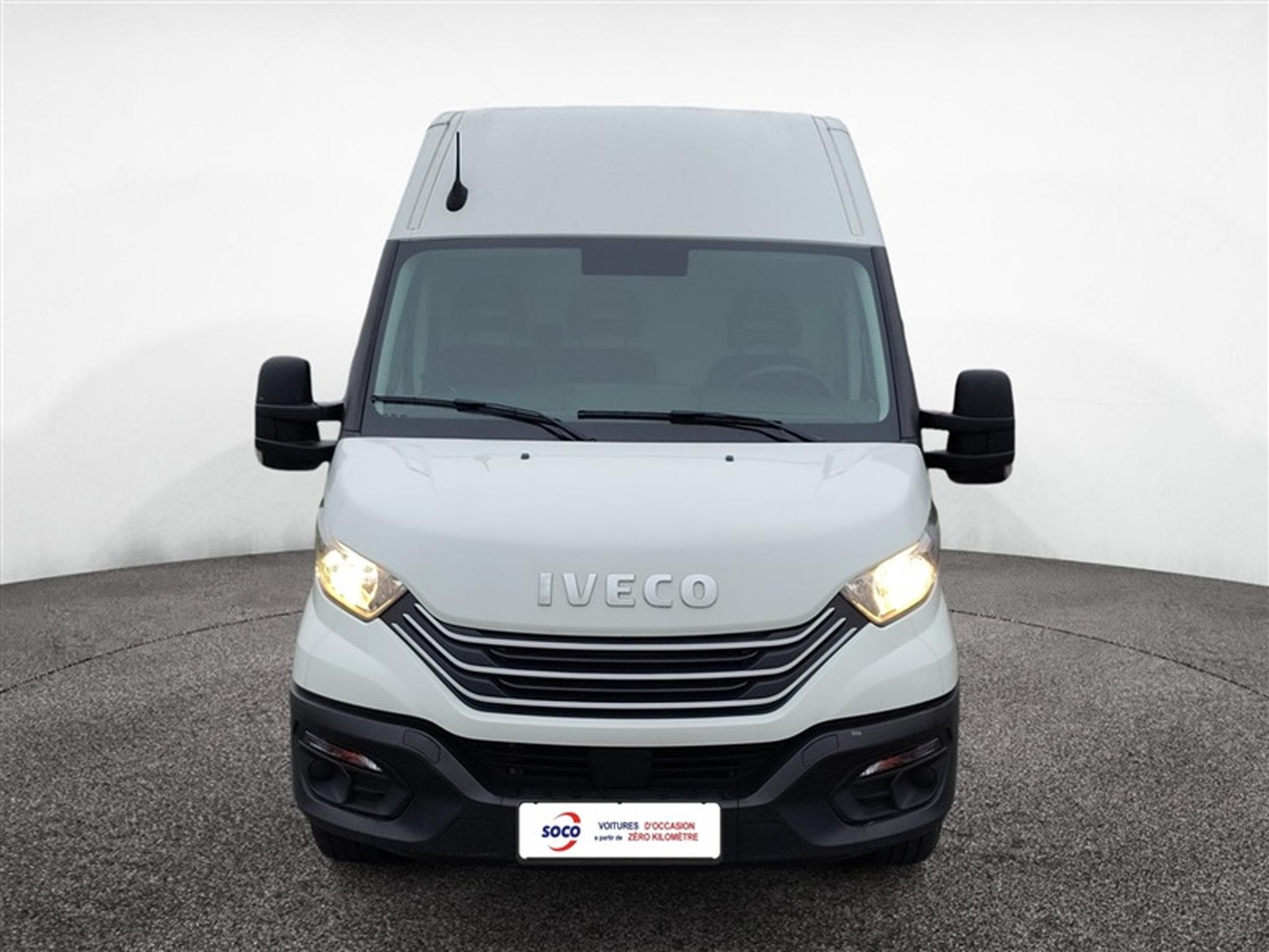 Iveco Daily 35S14V 2.3 Turbo 12M3 (2023) - Photo 5