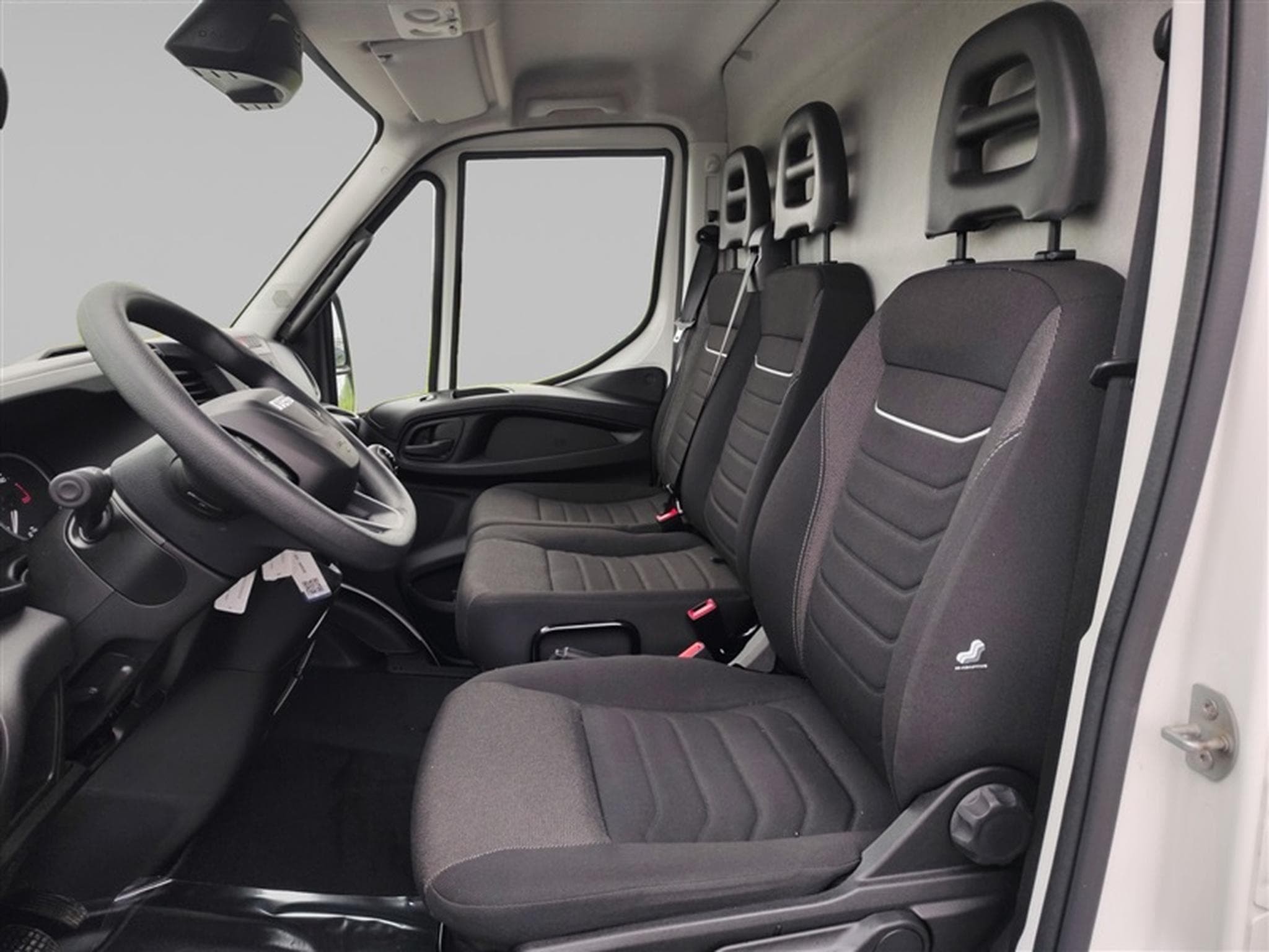 Iveco Daily 35S14V 2.3 Turbo 12M3 (2023) - Photo 7