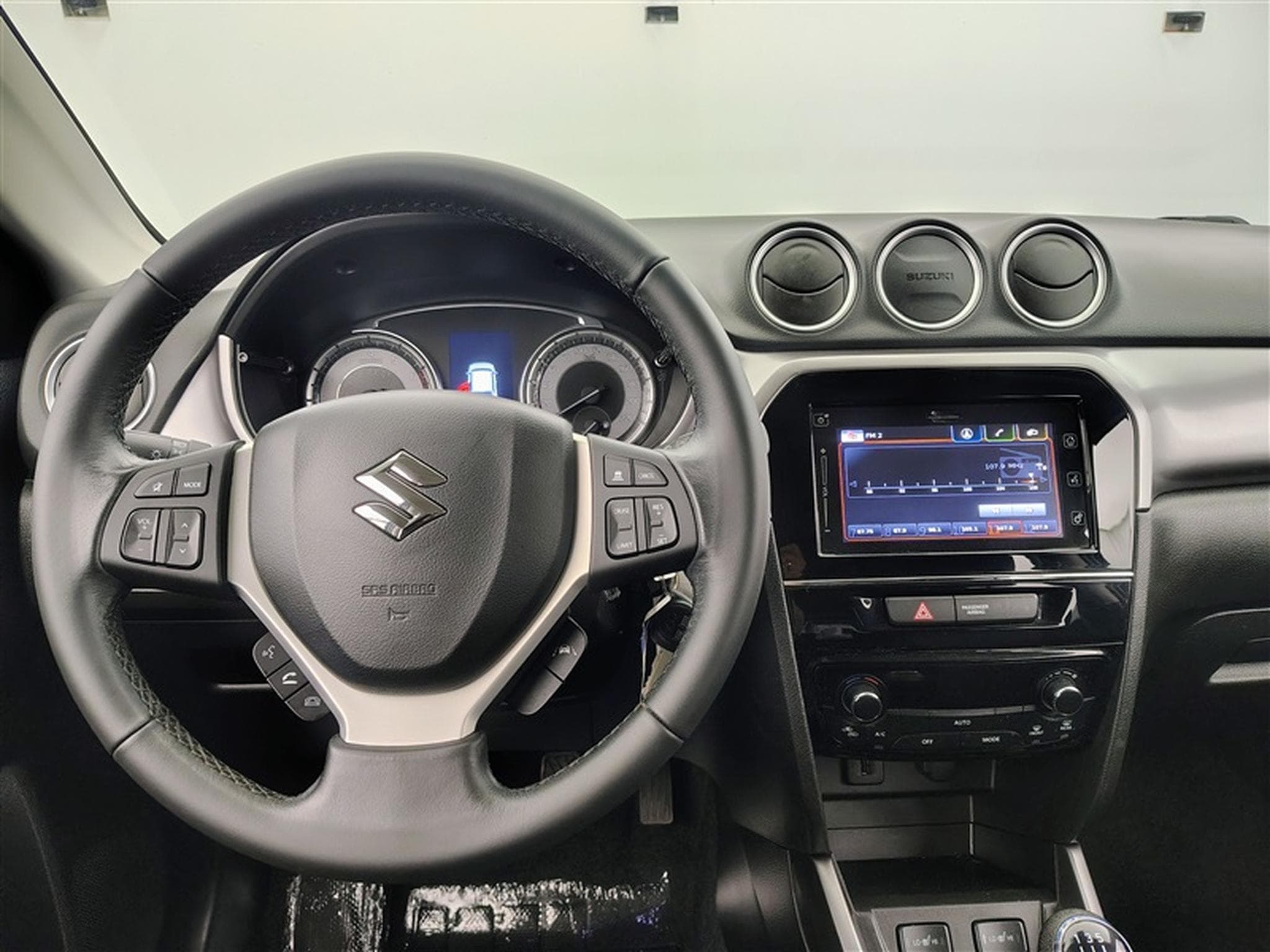 Suzuki Vitara 1.4 Turbo Boosterjet 48V Hybrid GL+ (2022) - Photo 9