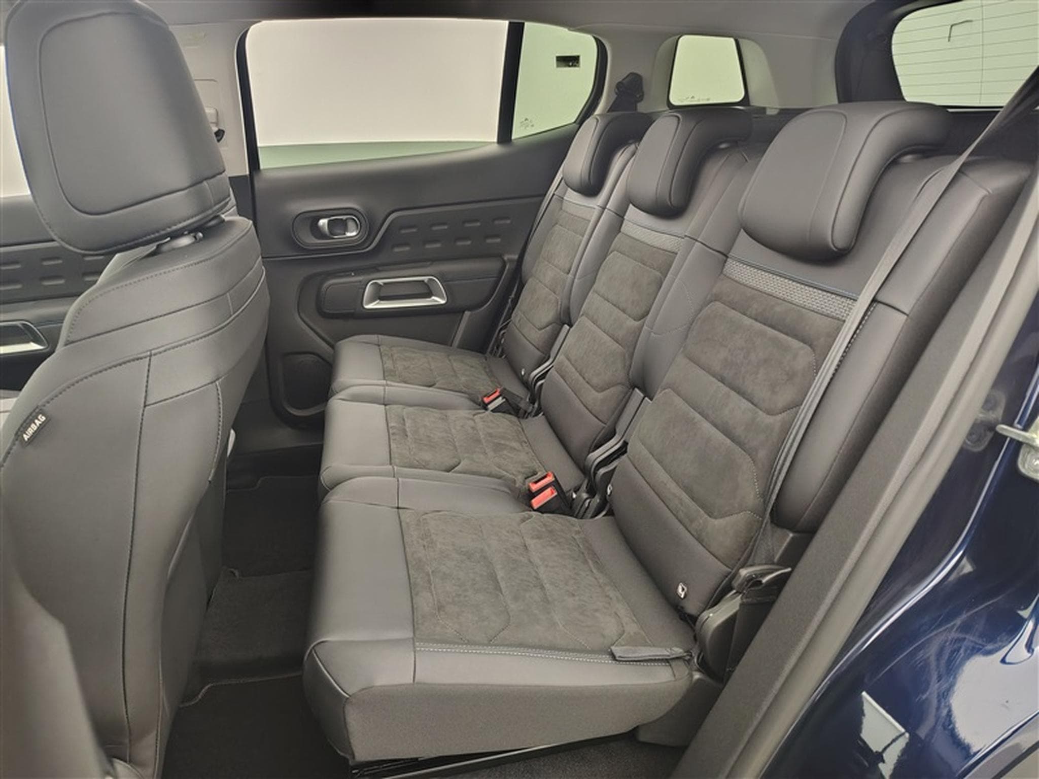 Citroen C5 Aircross 1.5 BlueHDi 130cv EAT8 MAX NAVI / FULL LED / TOIT PANO (2026) - Photo 13