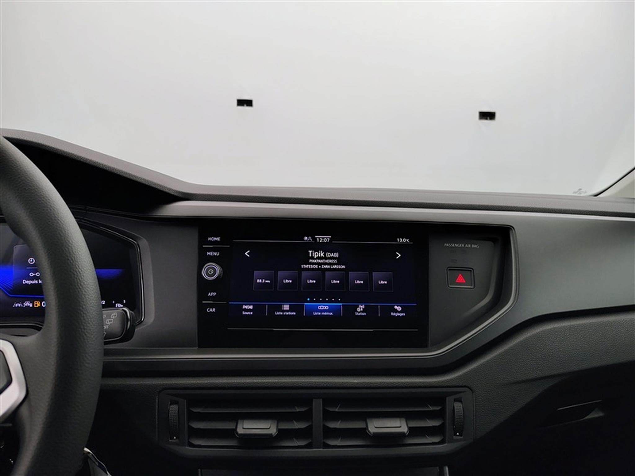 VW Polo 1.0 MPI 80cv Life CARPLAY / FULL LED / PDC AR (2026) - Photo 11