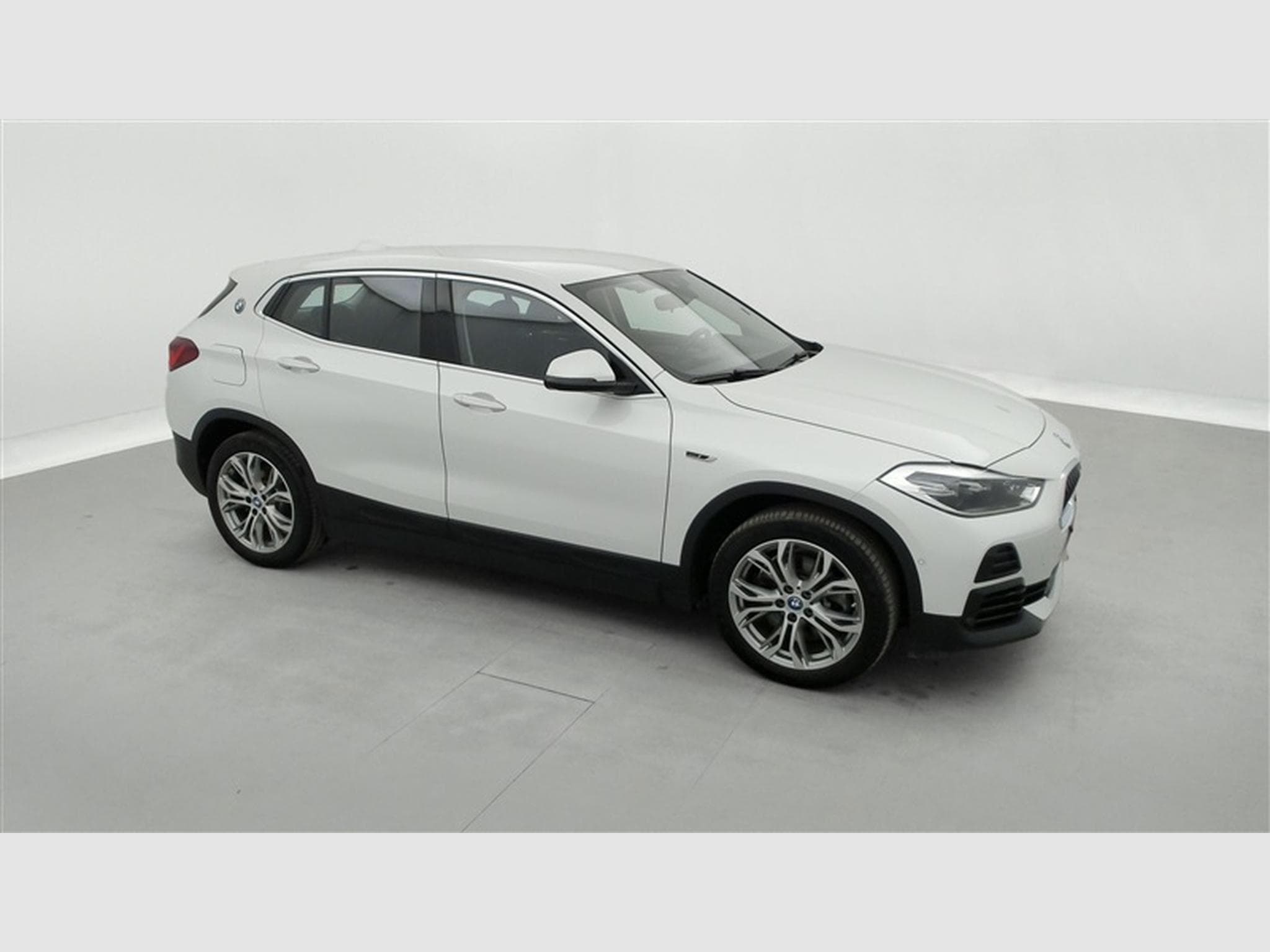 BMW X2 PHEV 1.5iA xDrive25e NAVI / FULL LED / PDC AV-AR (2022) - Photo 23