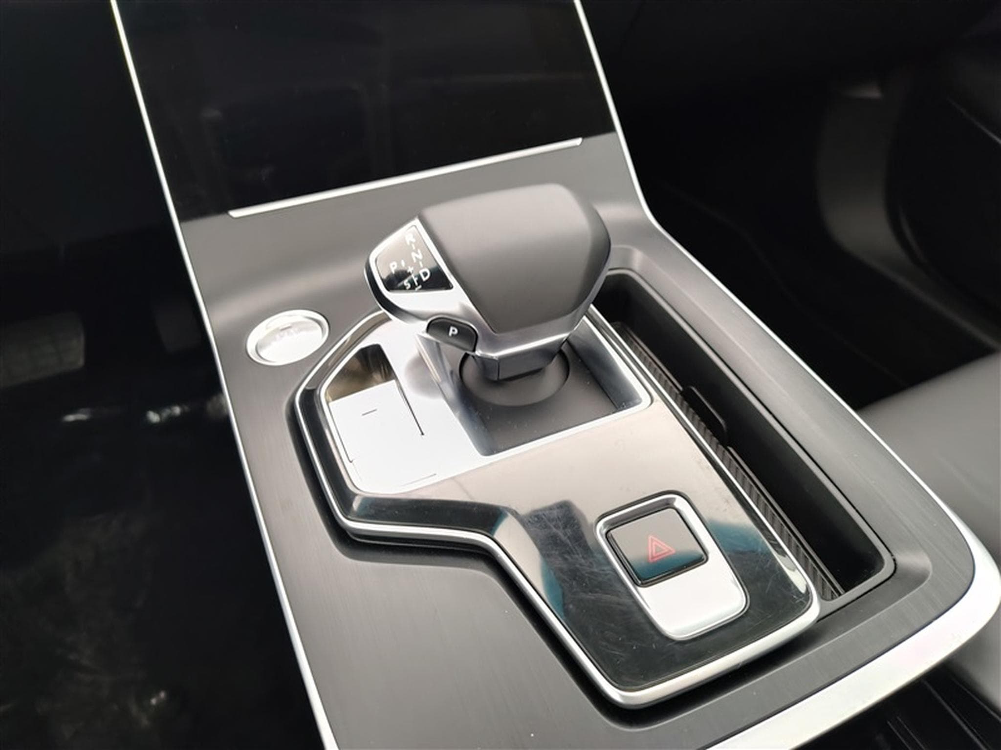 BAIC X75 X75 1.5e *CARPLAY/FULL LED/CUIR/CAM360/T.PANO OUV./JA19* (2025) - Photo 12