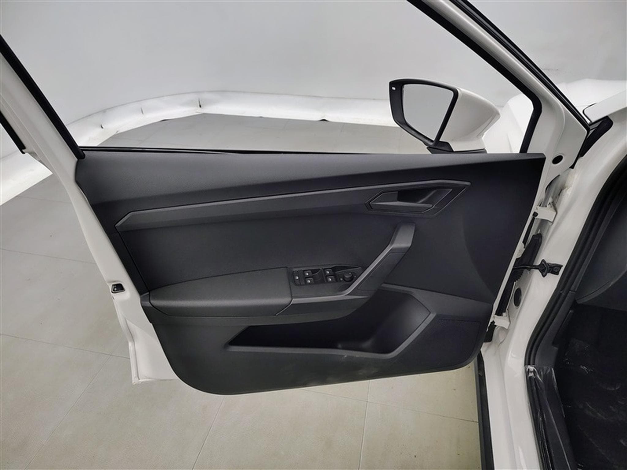 Seat Arona 1.0 TSI 95cv Style CARPLAY / PDC AR (2026) - Photo 17
