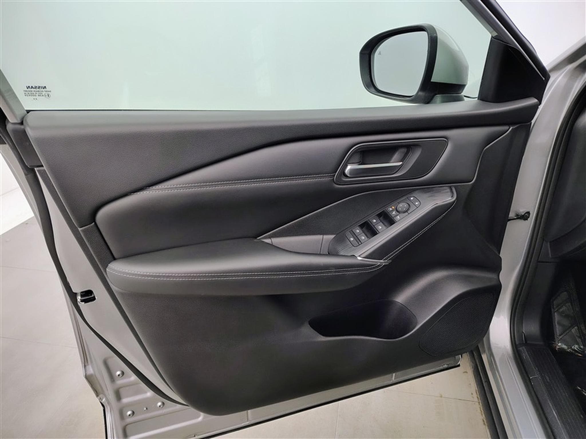 Nissan Qashqai 1.3 DIG-T MHEV N-Connecta NAVI / CLIM / FULL LED (2023) - Photo 17