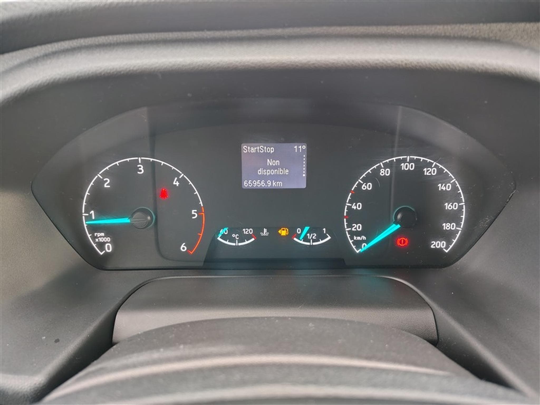 Ford Transit 2.0 TDCi L1H2 CLIM / TEL (2019) - Photo 10