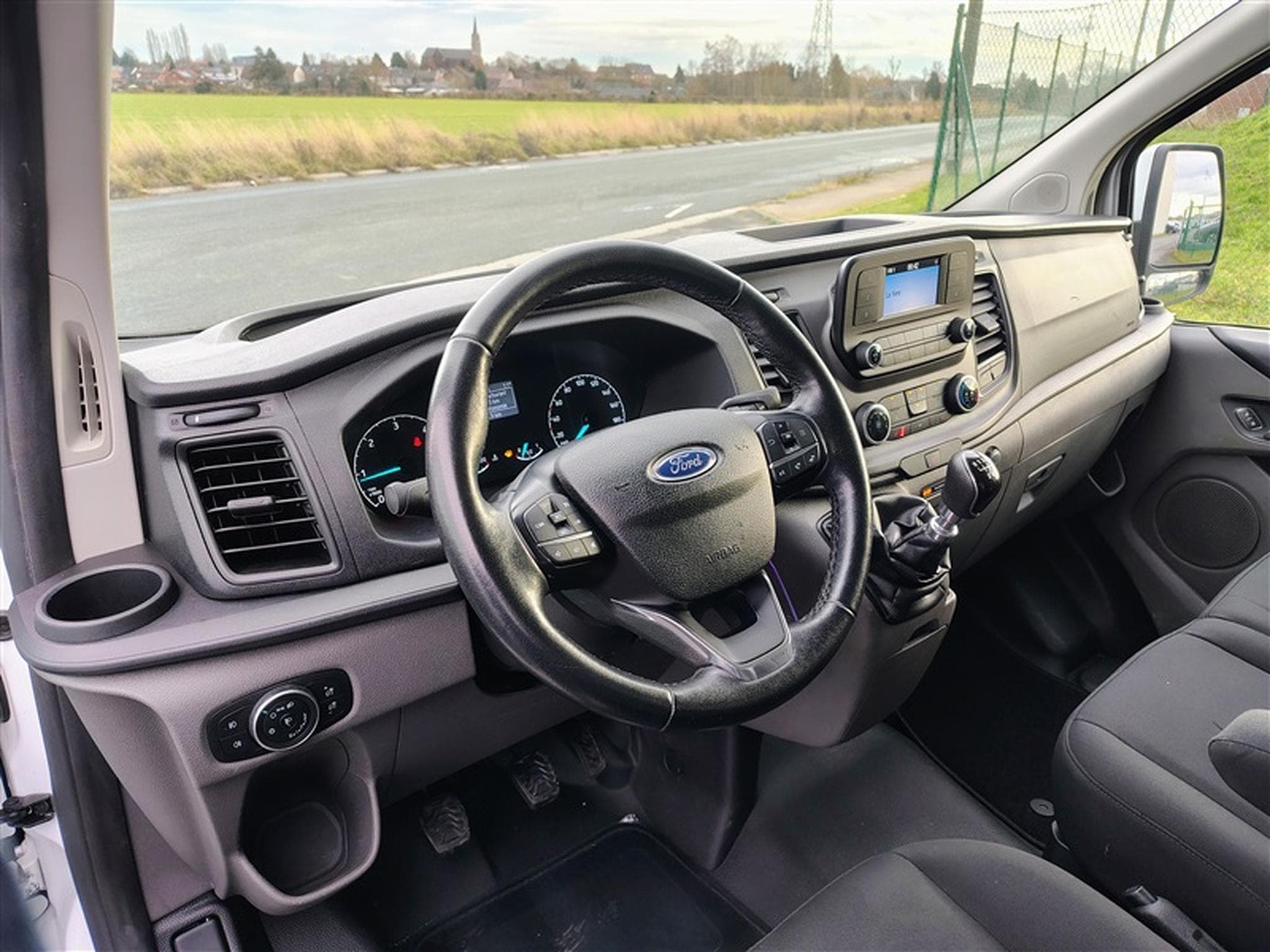 Ford Transit 2.0 TDCi L1H2 CLIM / TEL (2019) - Photo 8