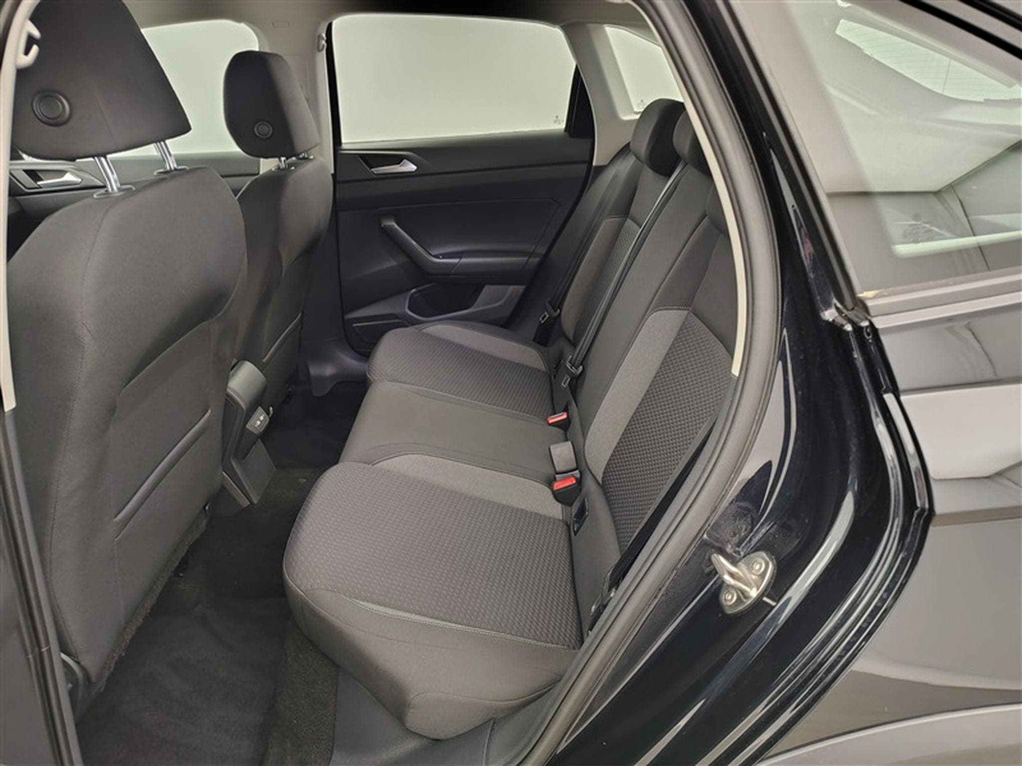 VW Taigo 1.0 TSI Life OPF (2022) - Photo 13