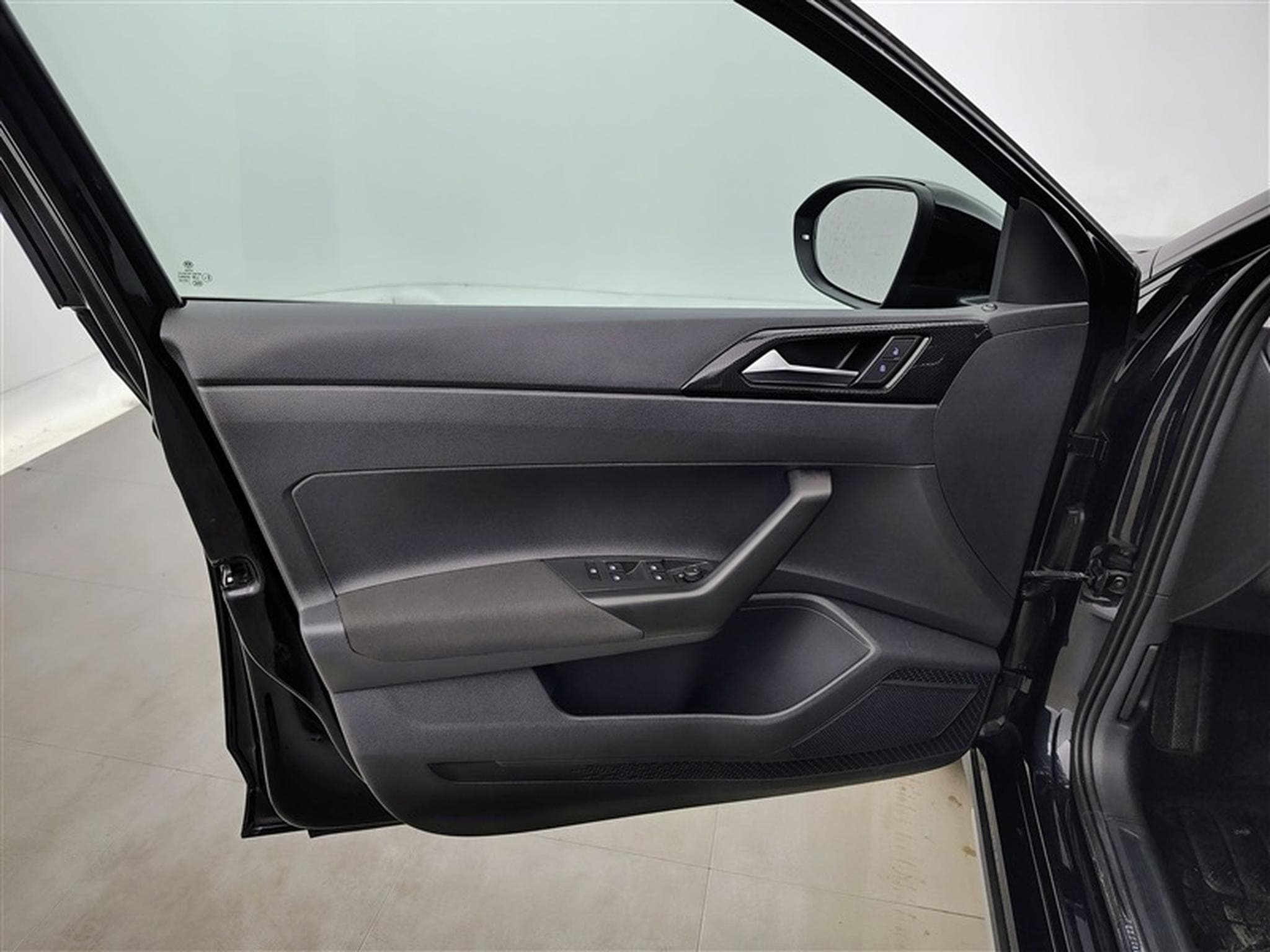 VW Taigo 1.0 TSI Life OPF (2022) - Photo 17