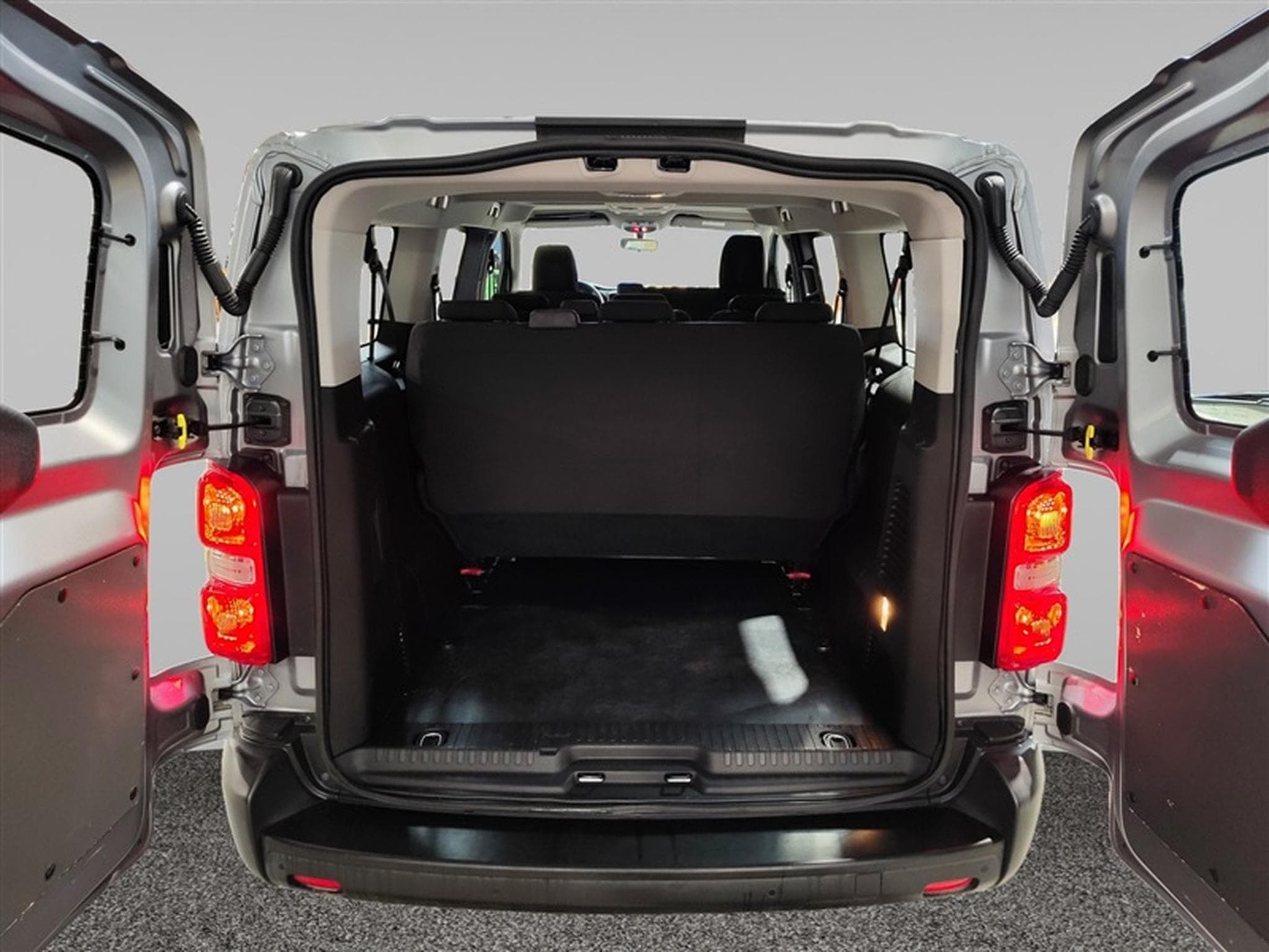 Citroen Jumpy 1.5 BlueHDi XL Comfort 9 Pl  Navi / PDC (2021) - Photo 15