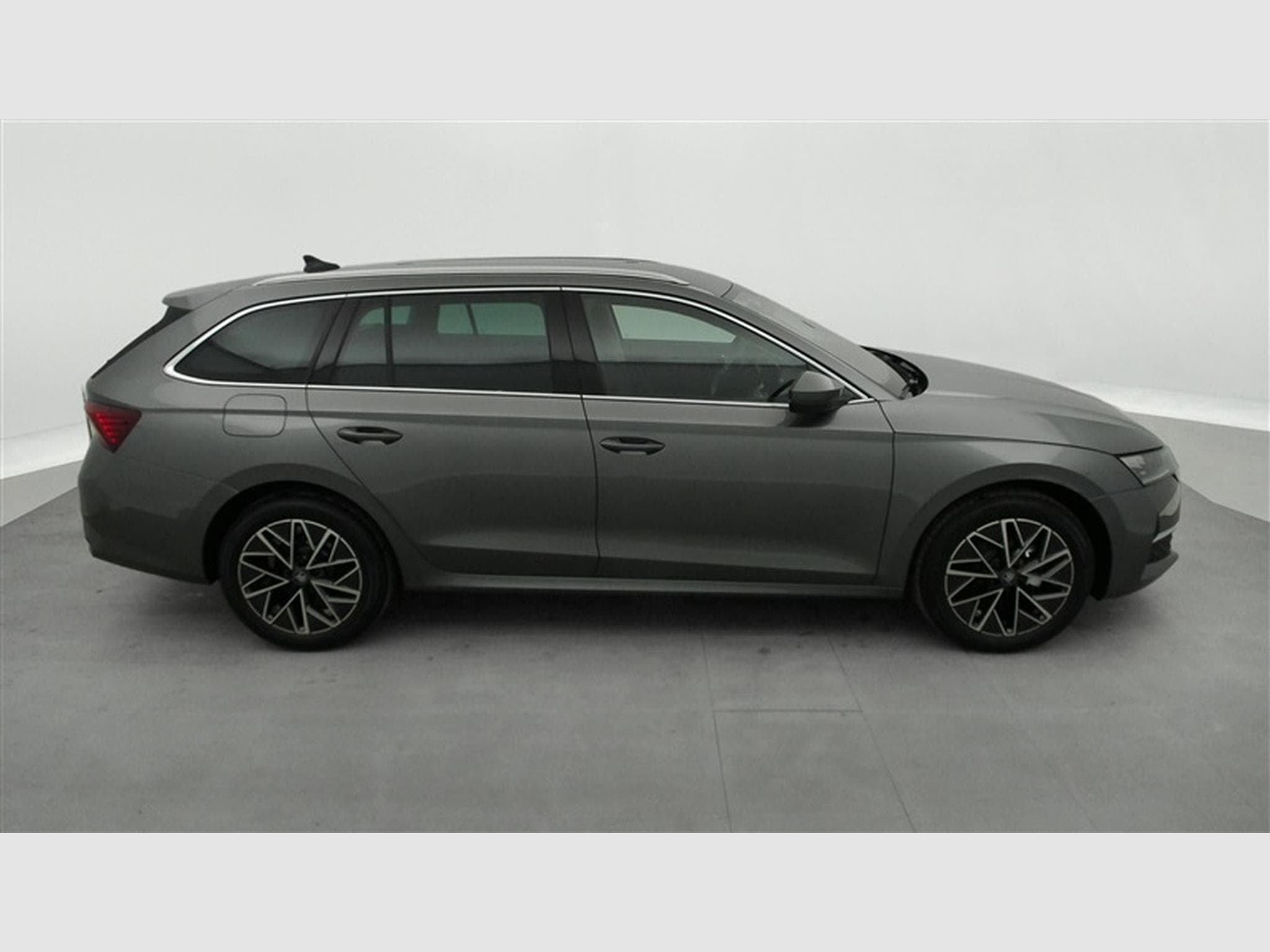 Skoda Octavia 1.5 e-TSi 150cv DSG Selection CARPLAY / FULL LED / CAMERA (2026) - Photo 25