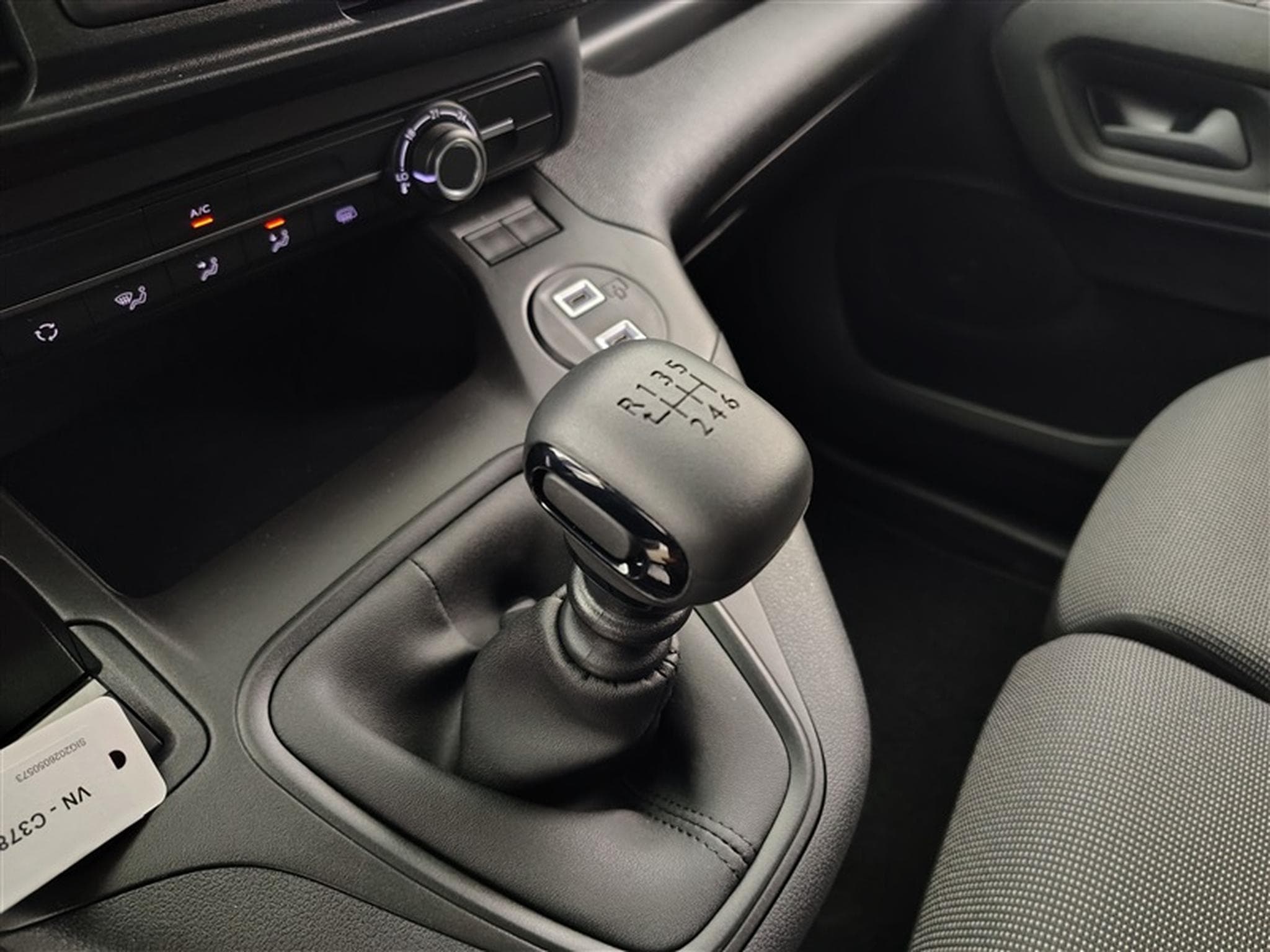 Citroen Berlingo 1.5 BlueHDi 100cv M 3pl. CARPLAY / CAMERA (2026) - Photo 8