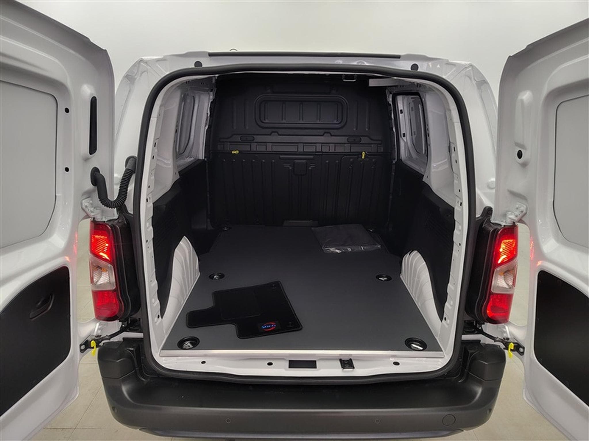 Citroen Berlingo 1.5 BlueHDi 100cv M 3pl. CARPLAY / CAMERA (2026) - Photo 10