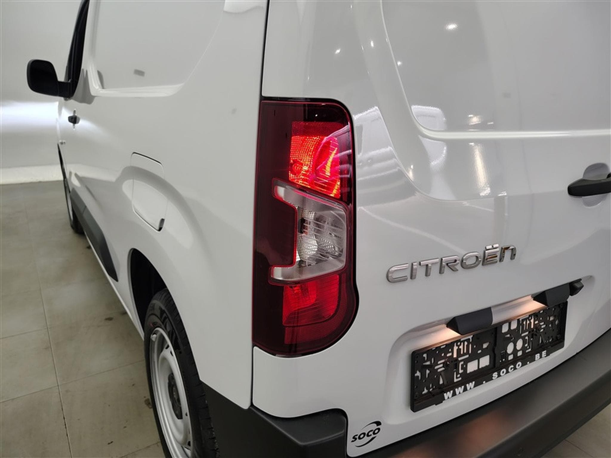 Citroen Berlingo 1.5 BlueHDi 100cv M 3pl. CARPLAY / CAMERA (2026) - Photo 12
