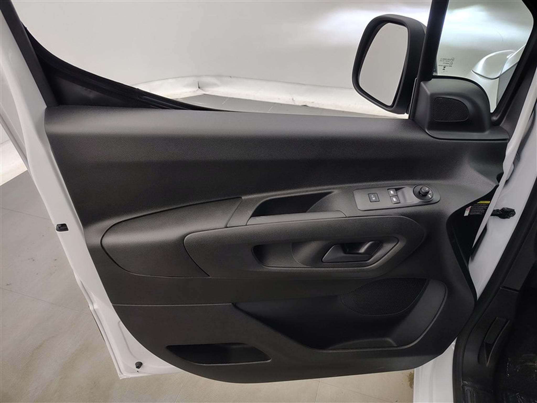Citroen Berlingo 1.5 BlueHDi 100cv M 3pl. CARPLAY / CAMERA (2026) - Photo 13