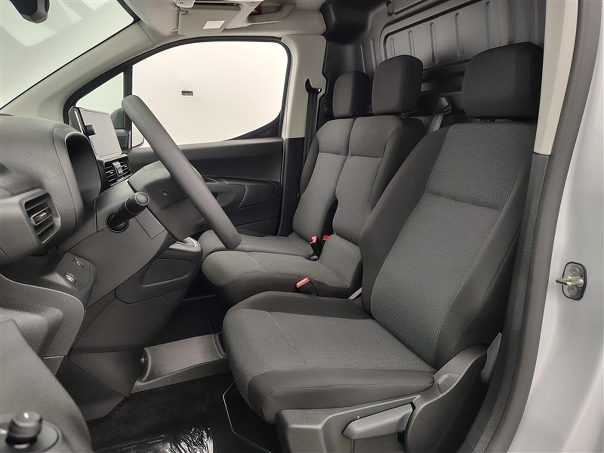 Citroen Berlingo 1.5 BlueHDi 100cv M 3pl. CARPLAY / CAMERA (2026) - Photo 3