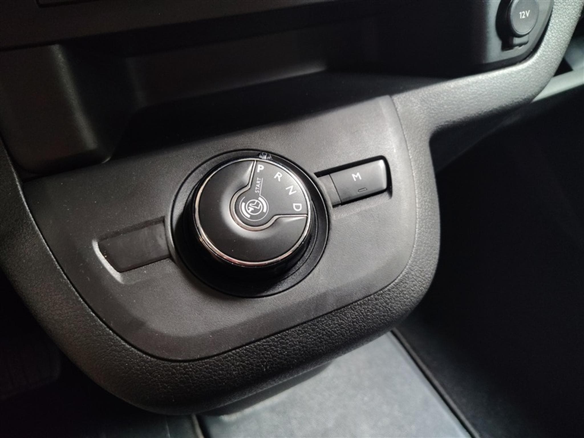 Peugeot Expert 2.0 BlueHDi EAT8 L2 NAVI CLIM / TEL / PDC AV-AR (2023) - Photo 13